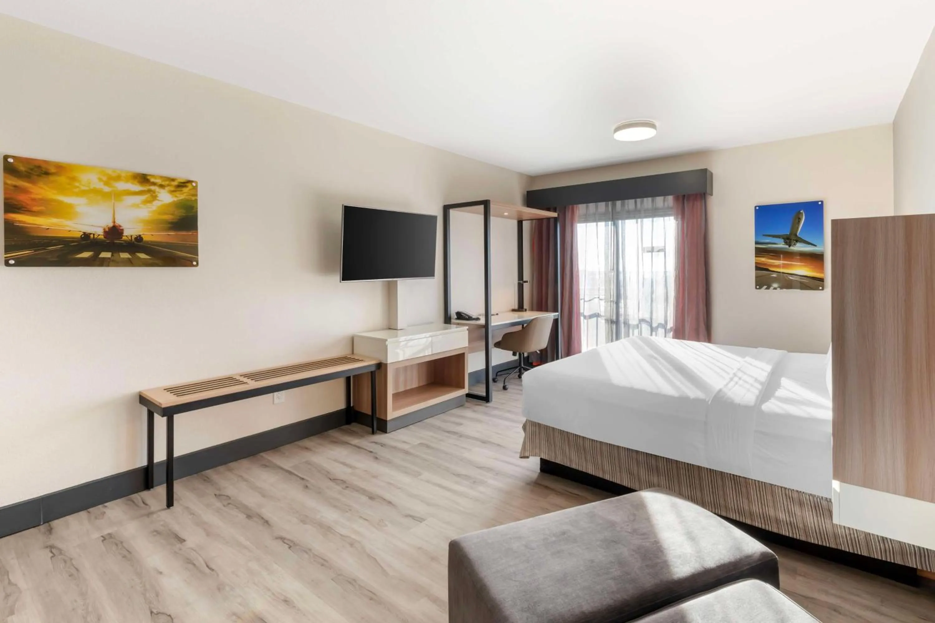 Bedroom, Bed in Best Western Plus Atlanta Airport East