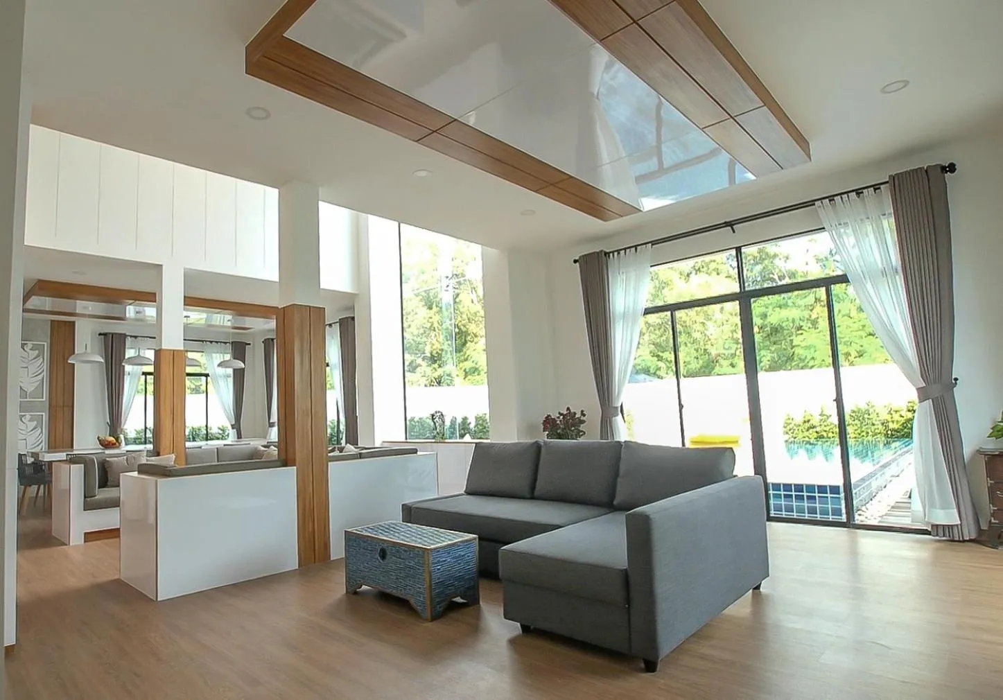 Communal lounge/ TV room in Happy Family Villa