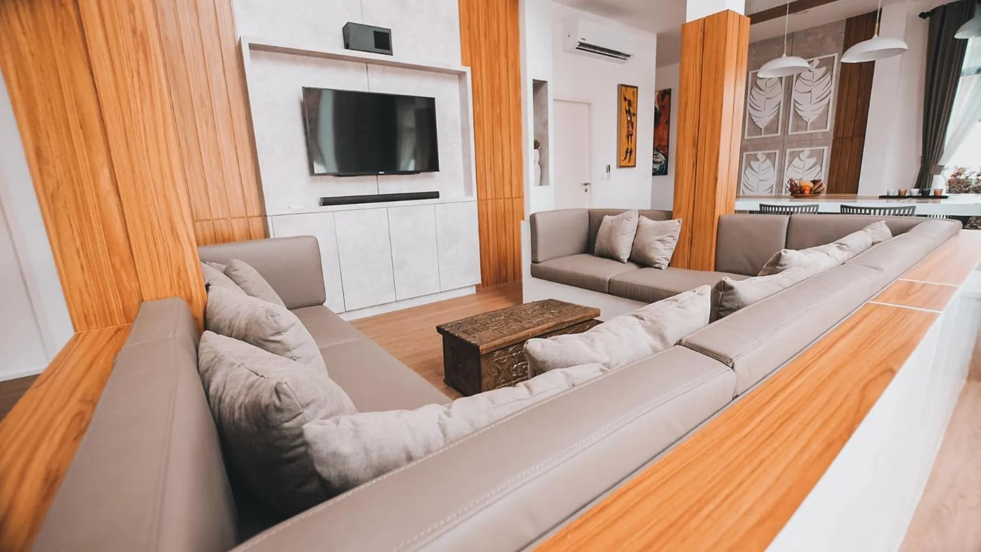 Living room in Happy Family Villa