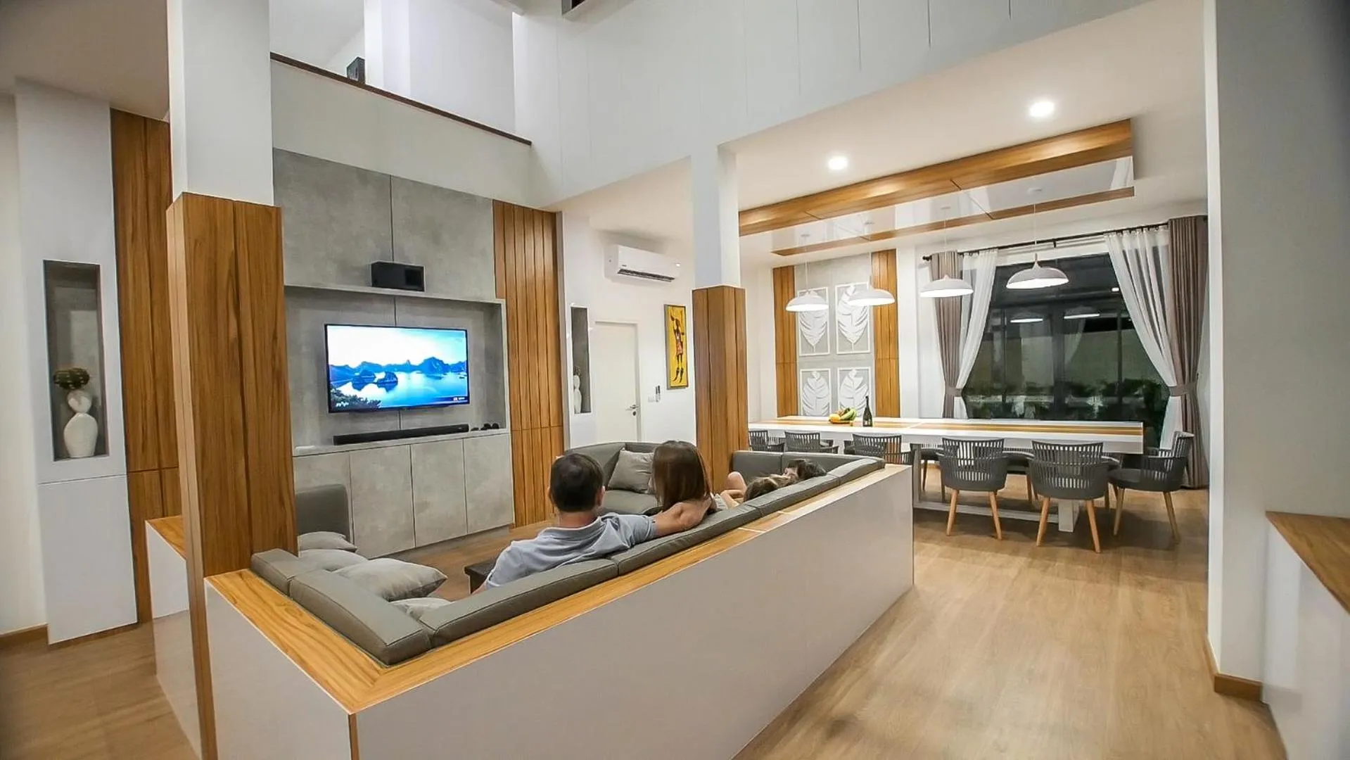 Communal lounge/ TV room in Happy Family Villa