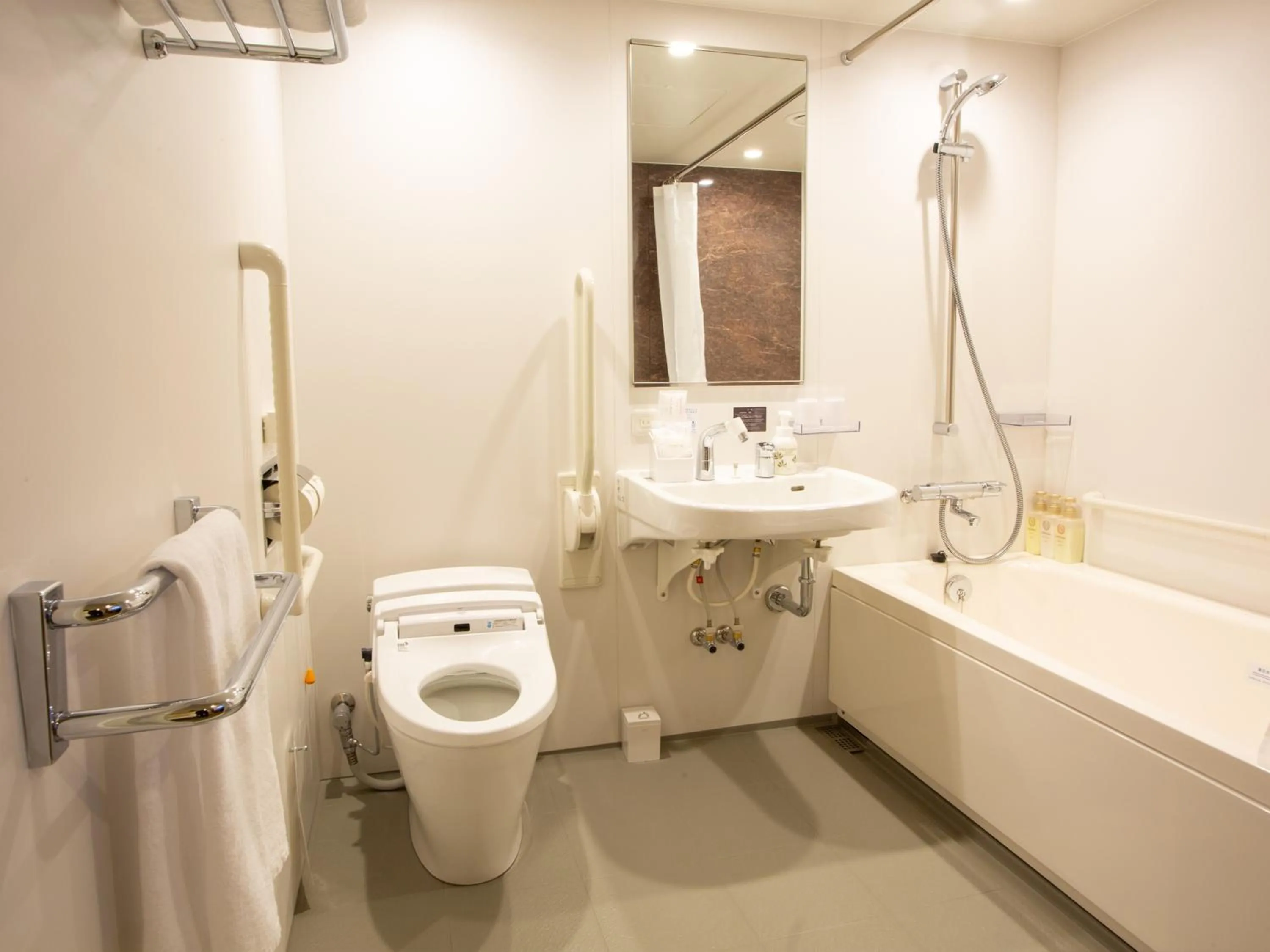 Bathroom in Kuretake Inn Ogaki Ekimae