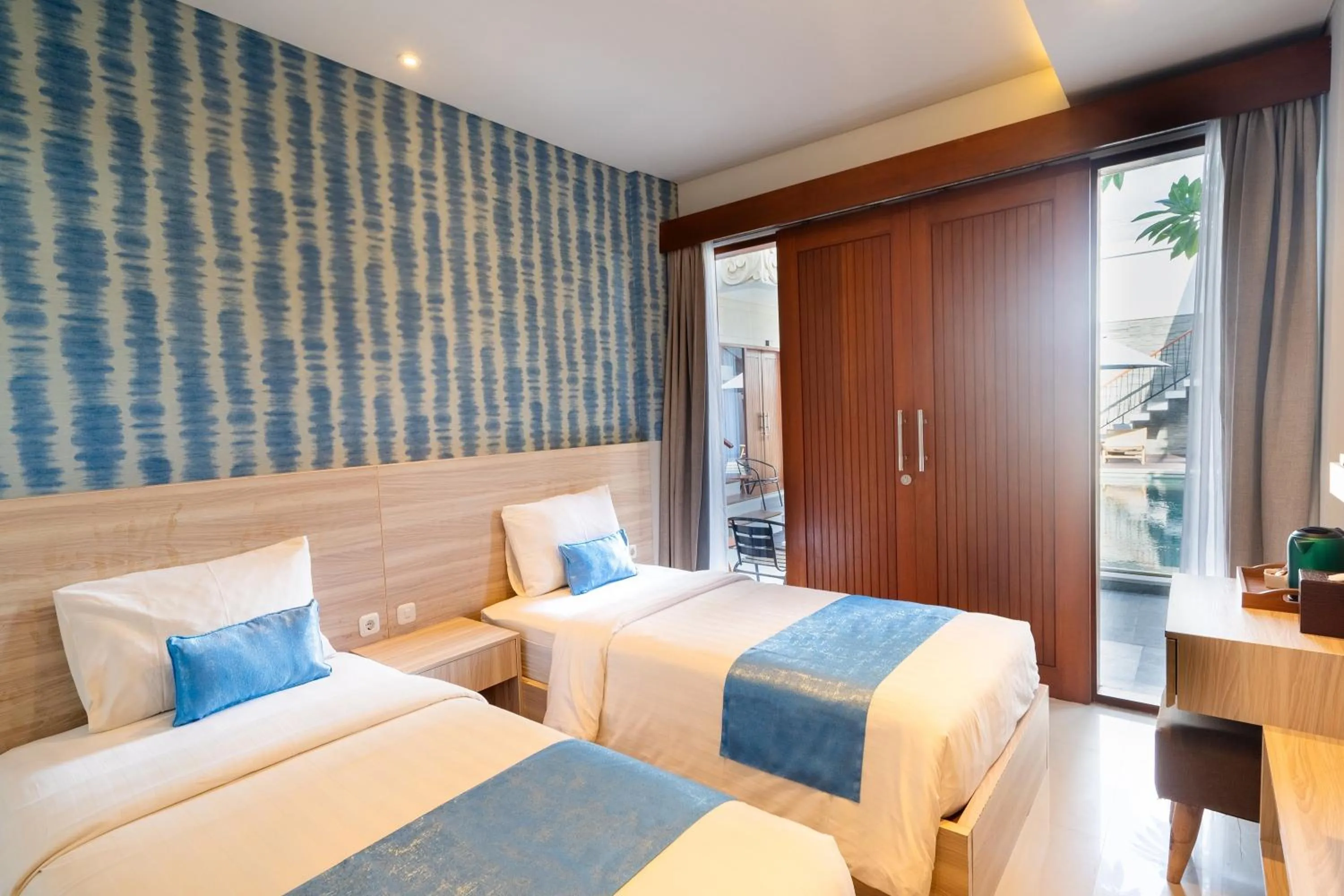 Photo of the whole room, Bed in Mahesa Suites Seminyak