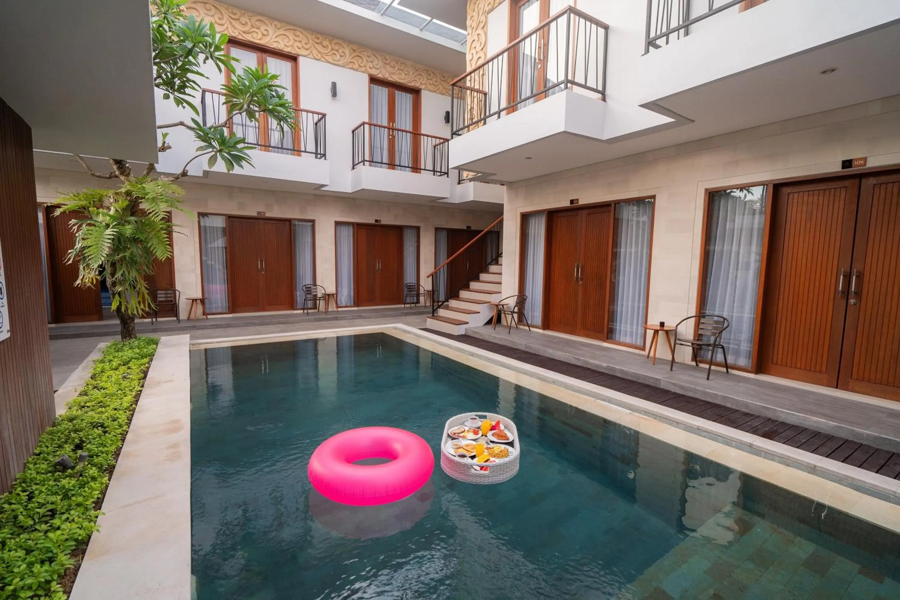 Swimming pool in Mahesa Suites Seminyak