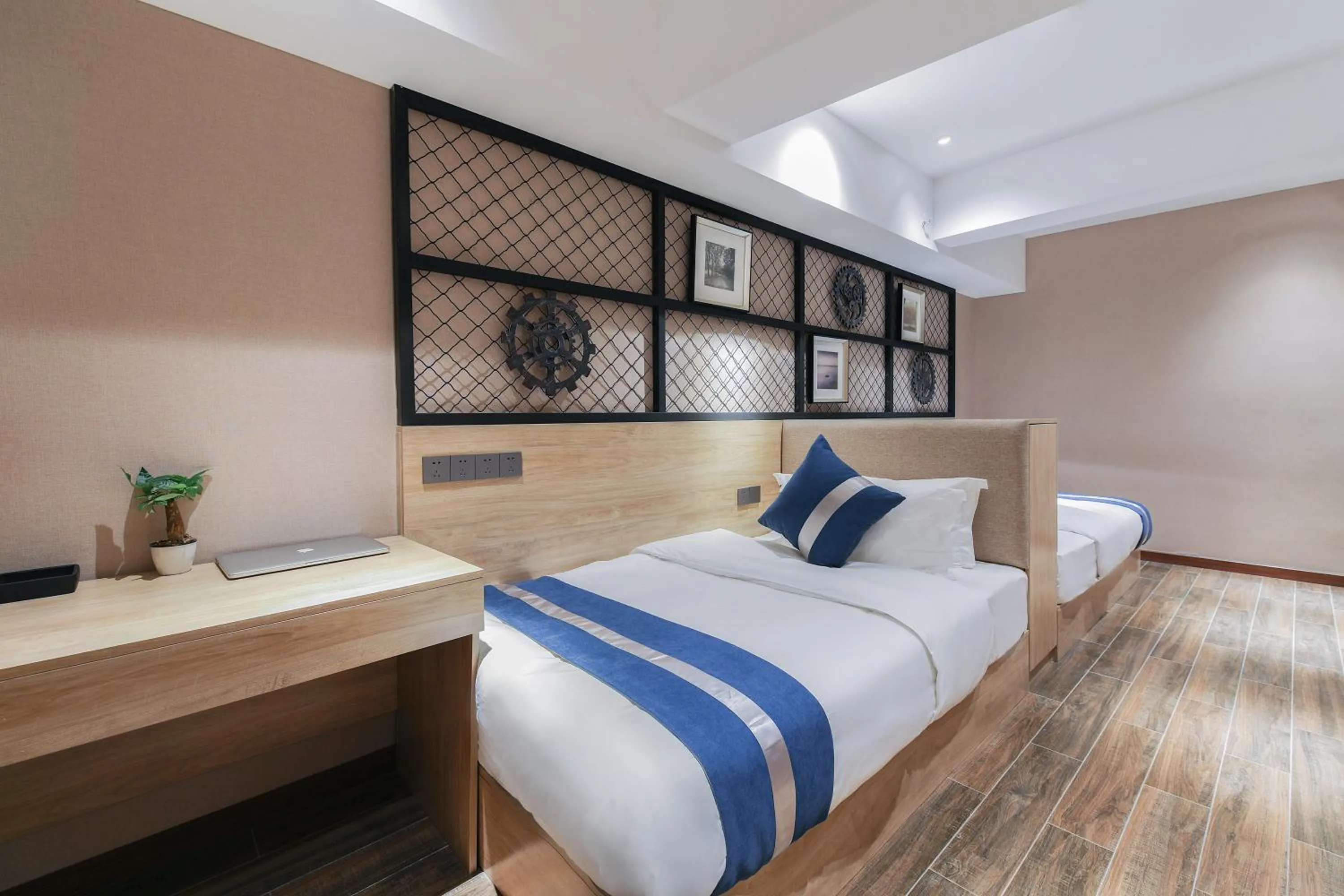 Bed in Zou Qu Ye Travel Hotel