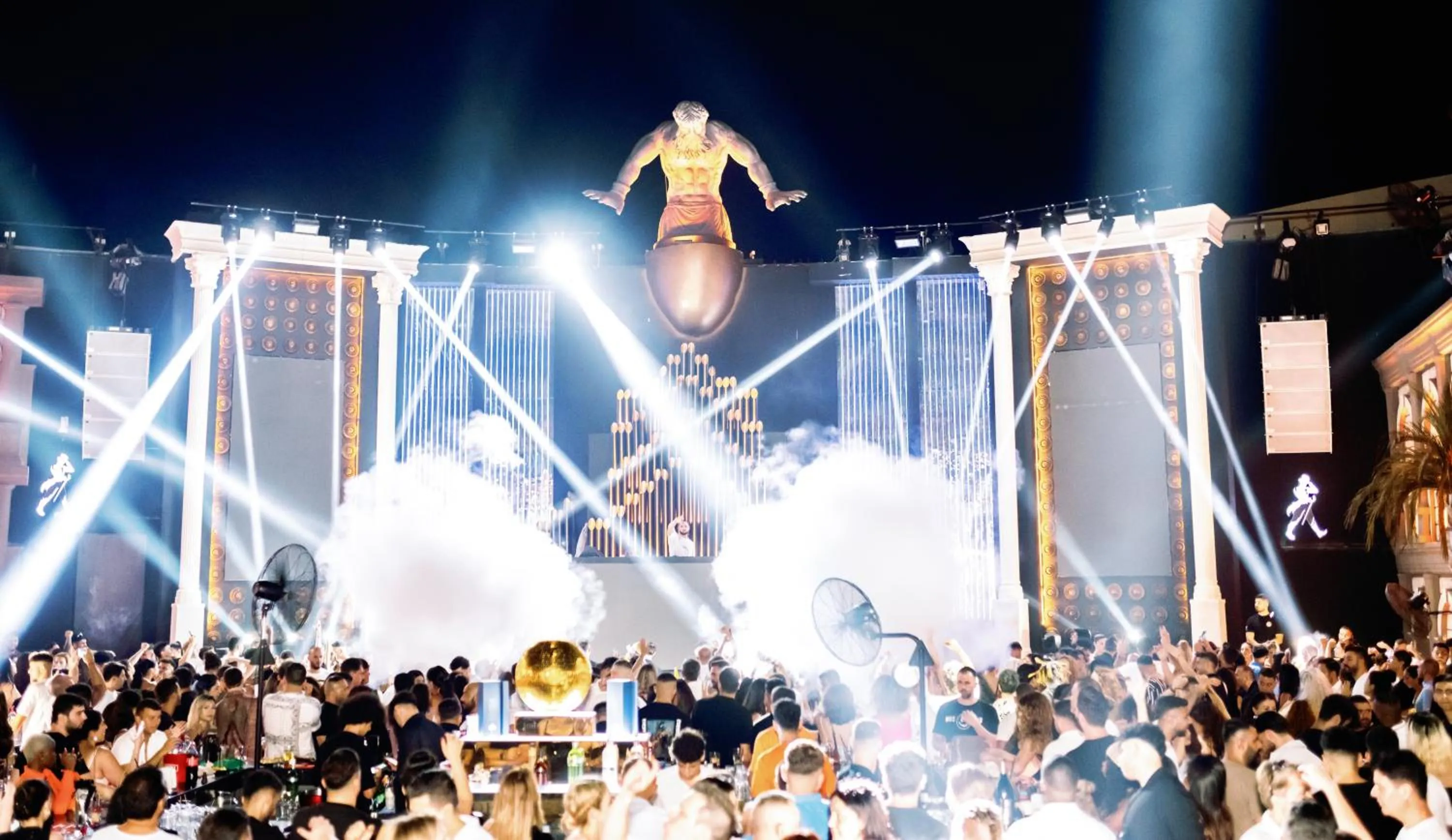 Nightclub / DJ in Lords Palace Hotel SPA Casino