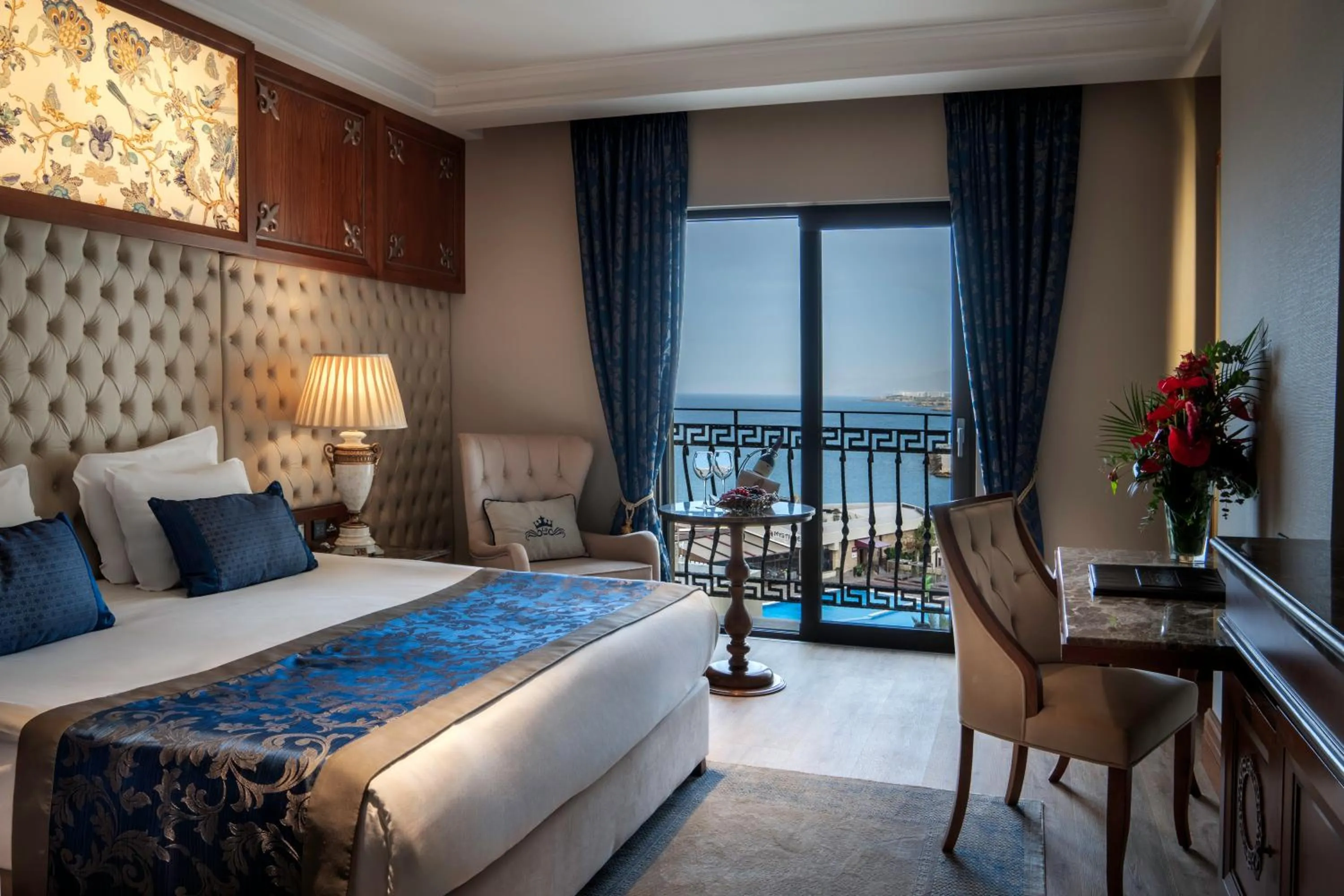 Sea view, Bed in Lords Palace Hotel SPA Casino