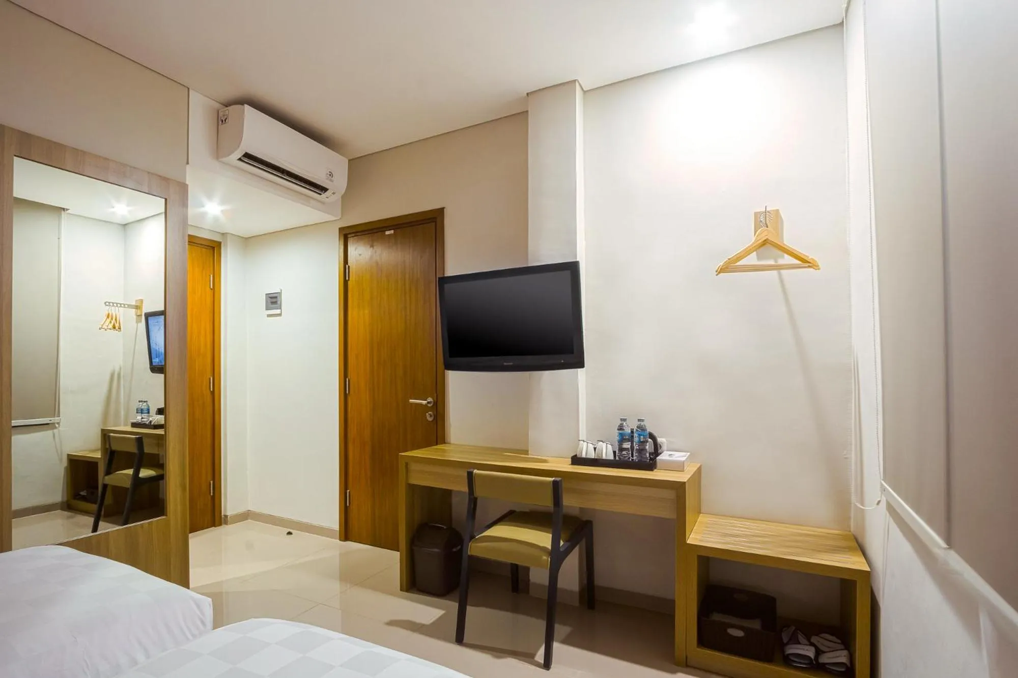 TV and multimedia, Bed in Cordela Inn Bengkulu