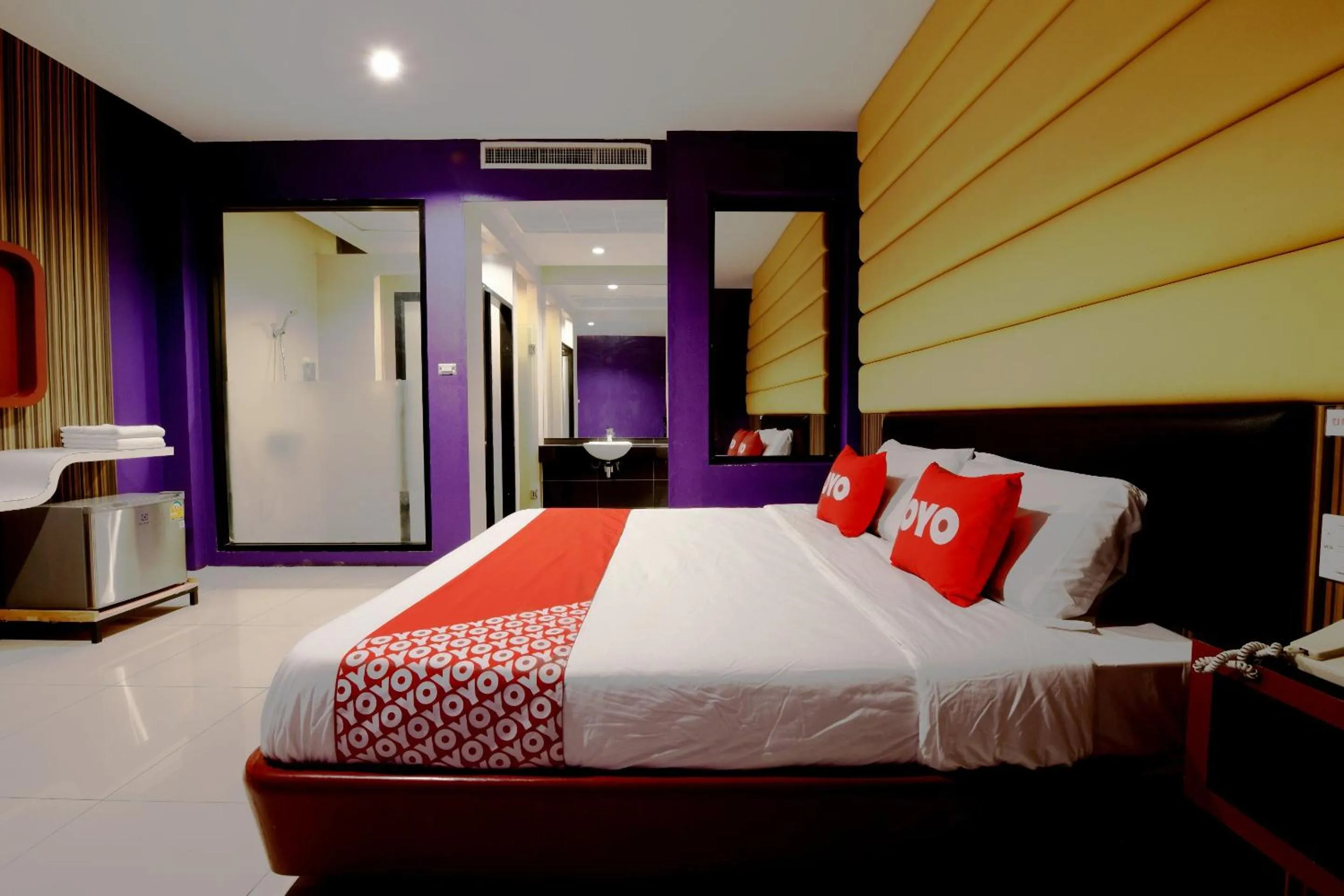 Bedroom, Bed in Sriracha Hotel And Spa