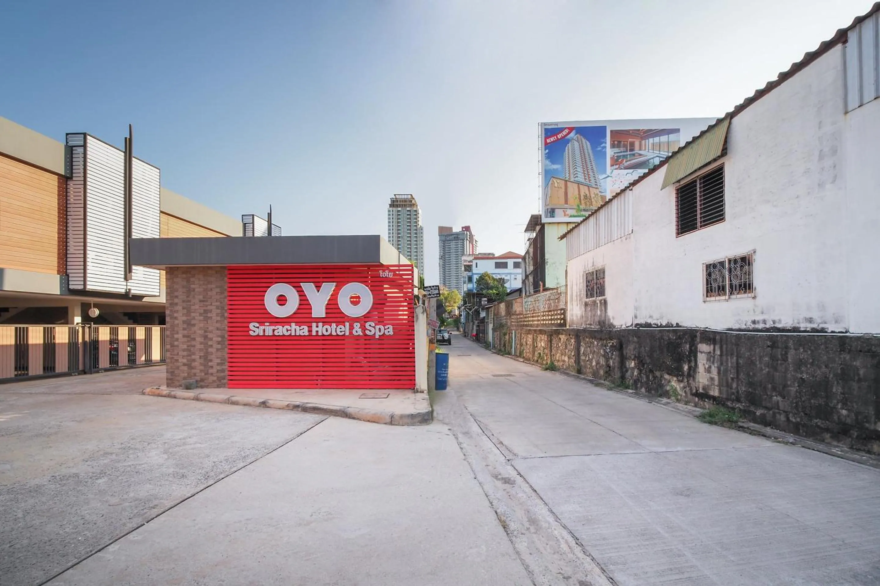 Facade/entrance in Sriracha Hotel And Spa