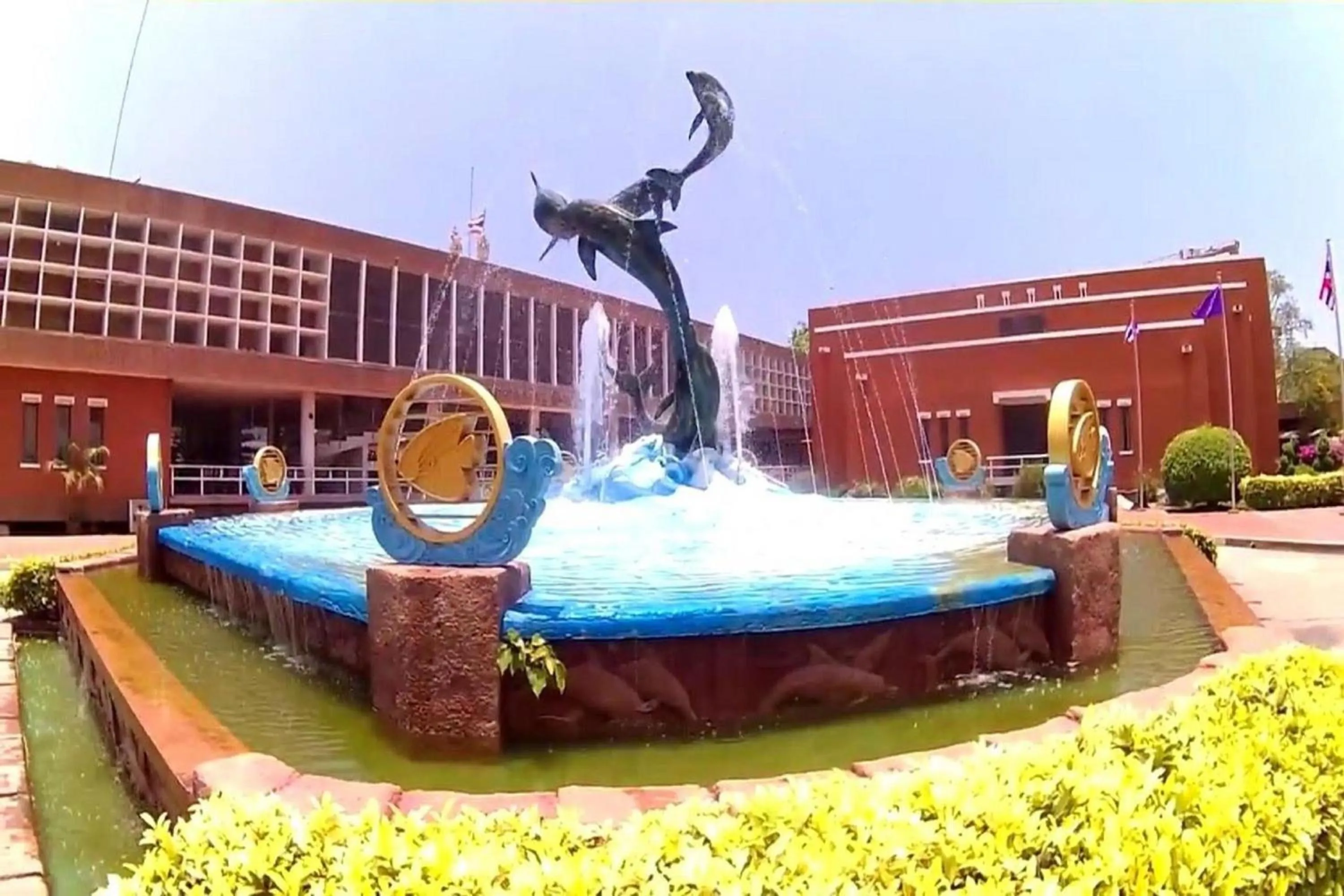 Swimming pool in Bangsean Hotel