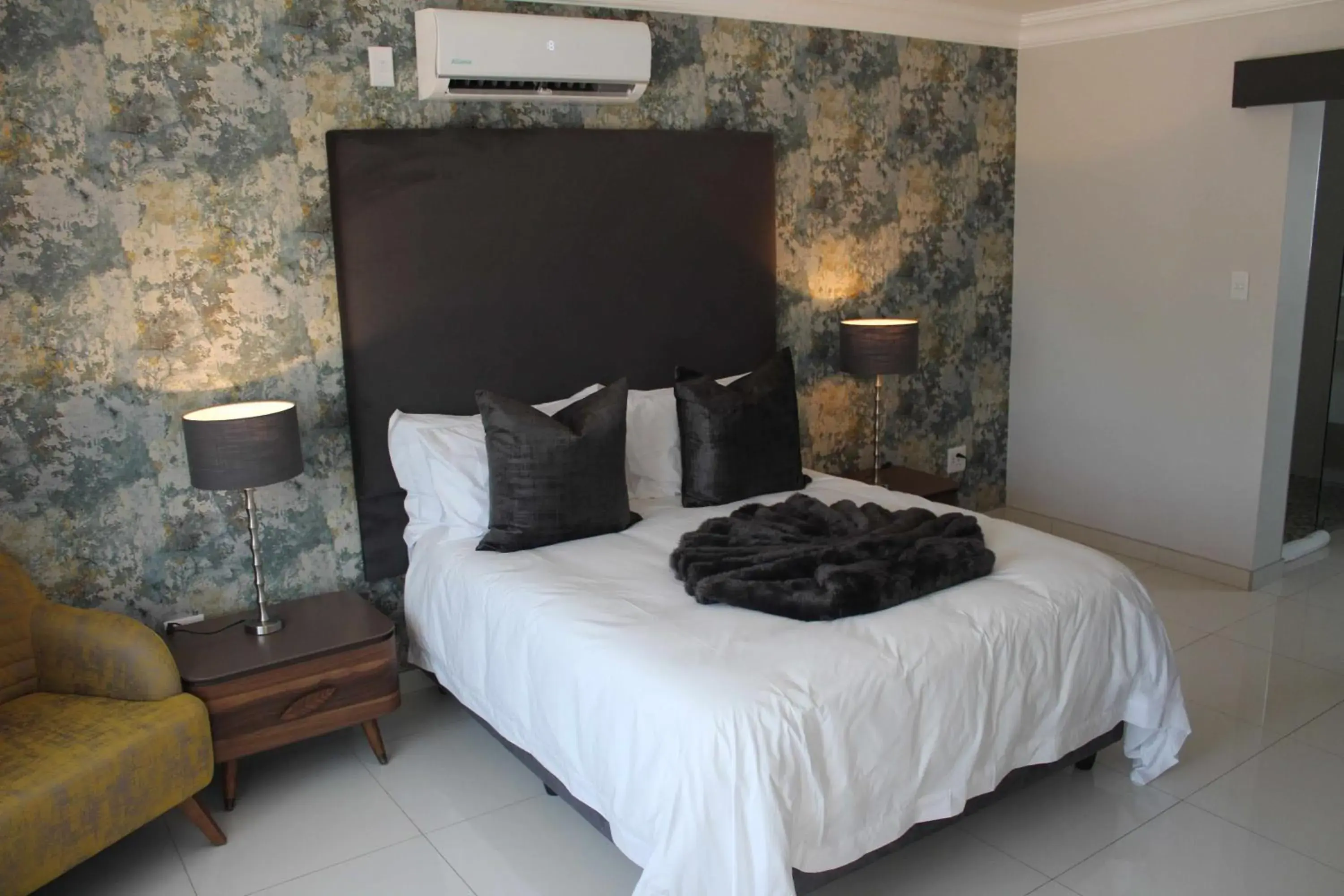 Queen Room - single occupancy in Prisatt Boutique Hotel Queen Room - single occupancy in Prisatt Boutique Hotel