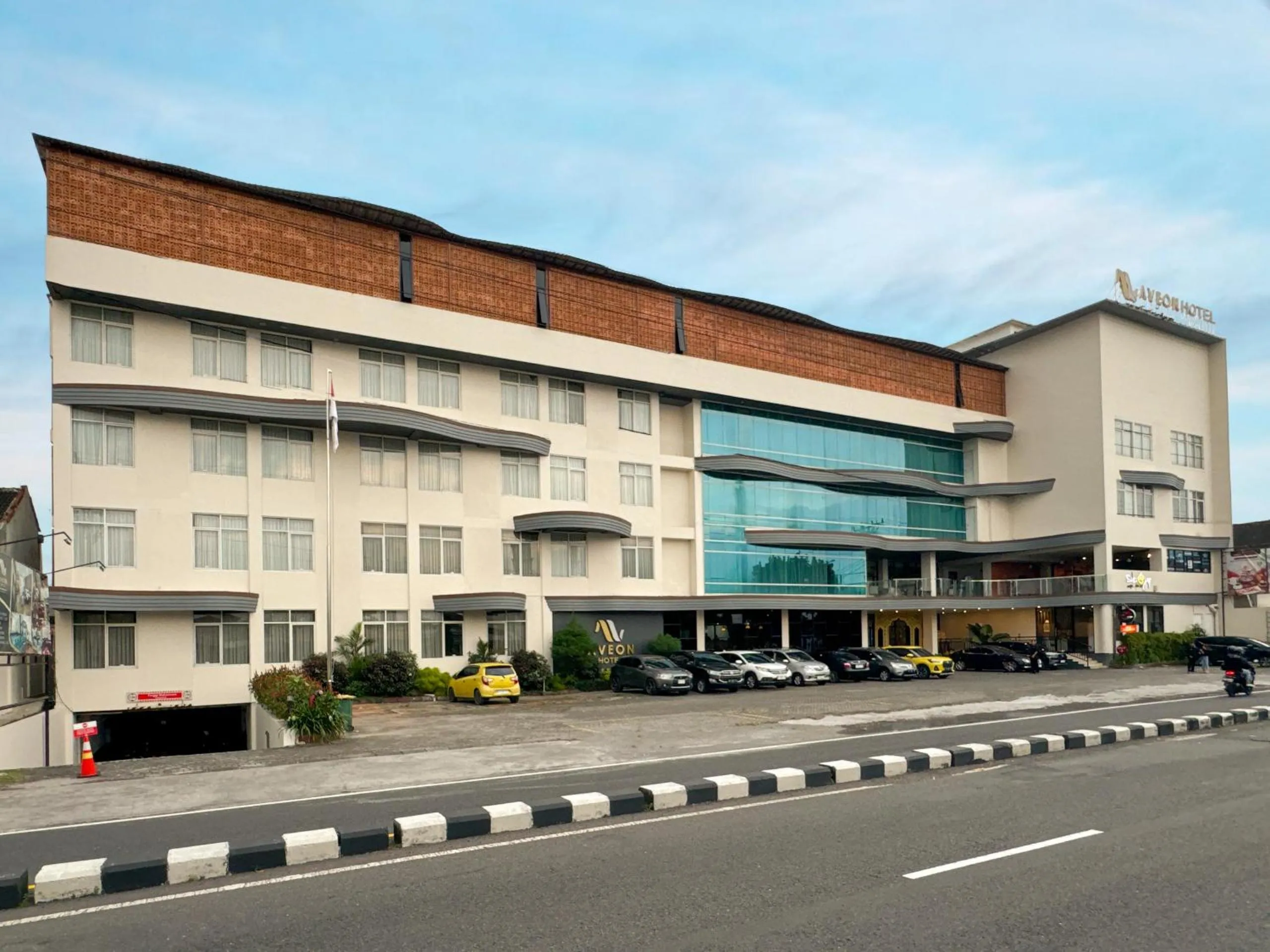 Property building in Aveon Hotel Yogyakarta by Daphna Management