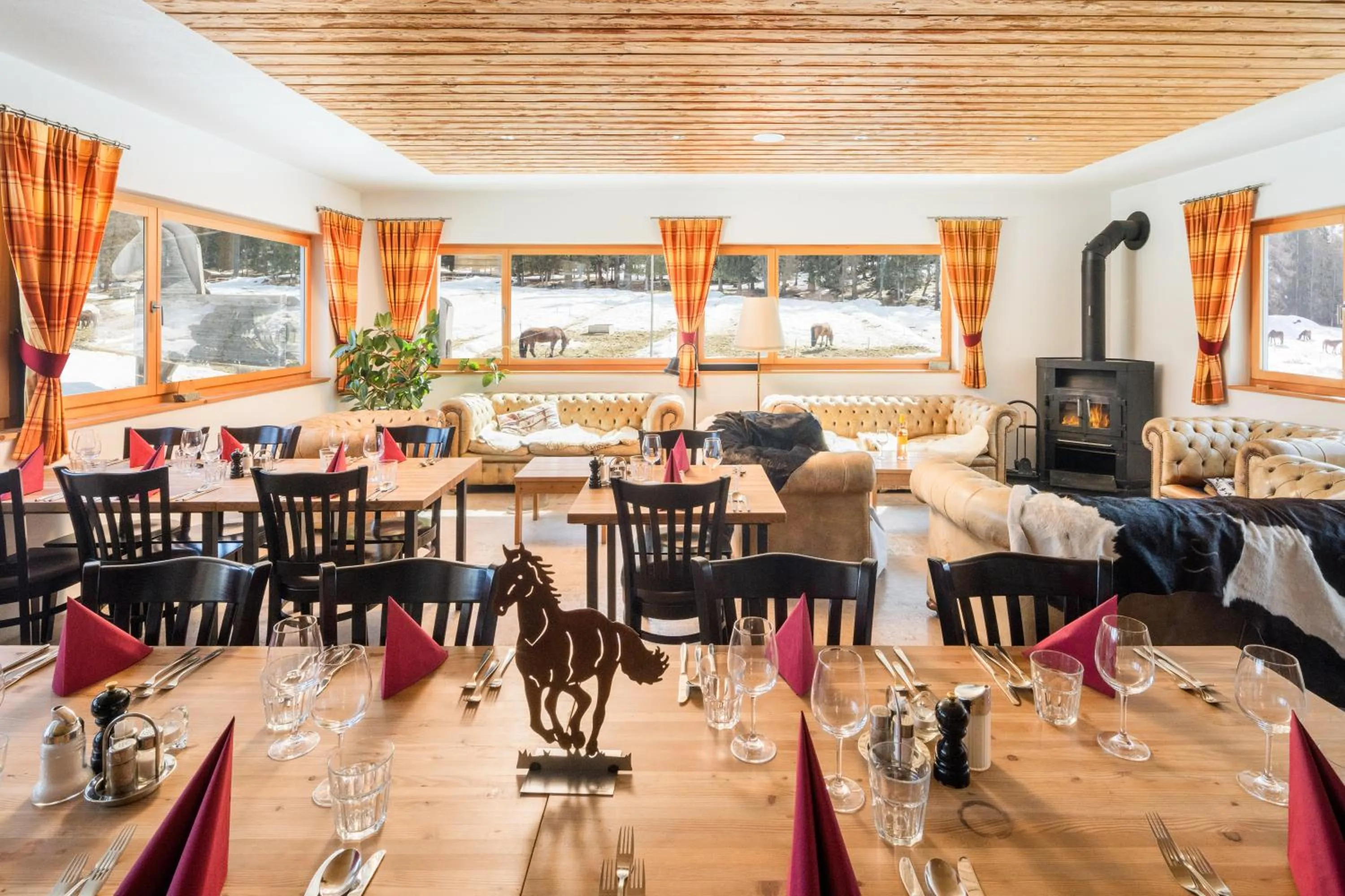 Restaurant/places to eat in Reitstall und Saloon San Jon