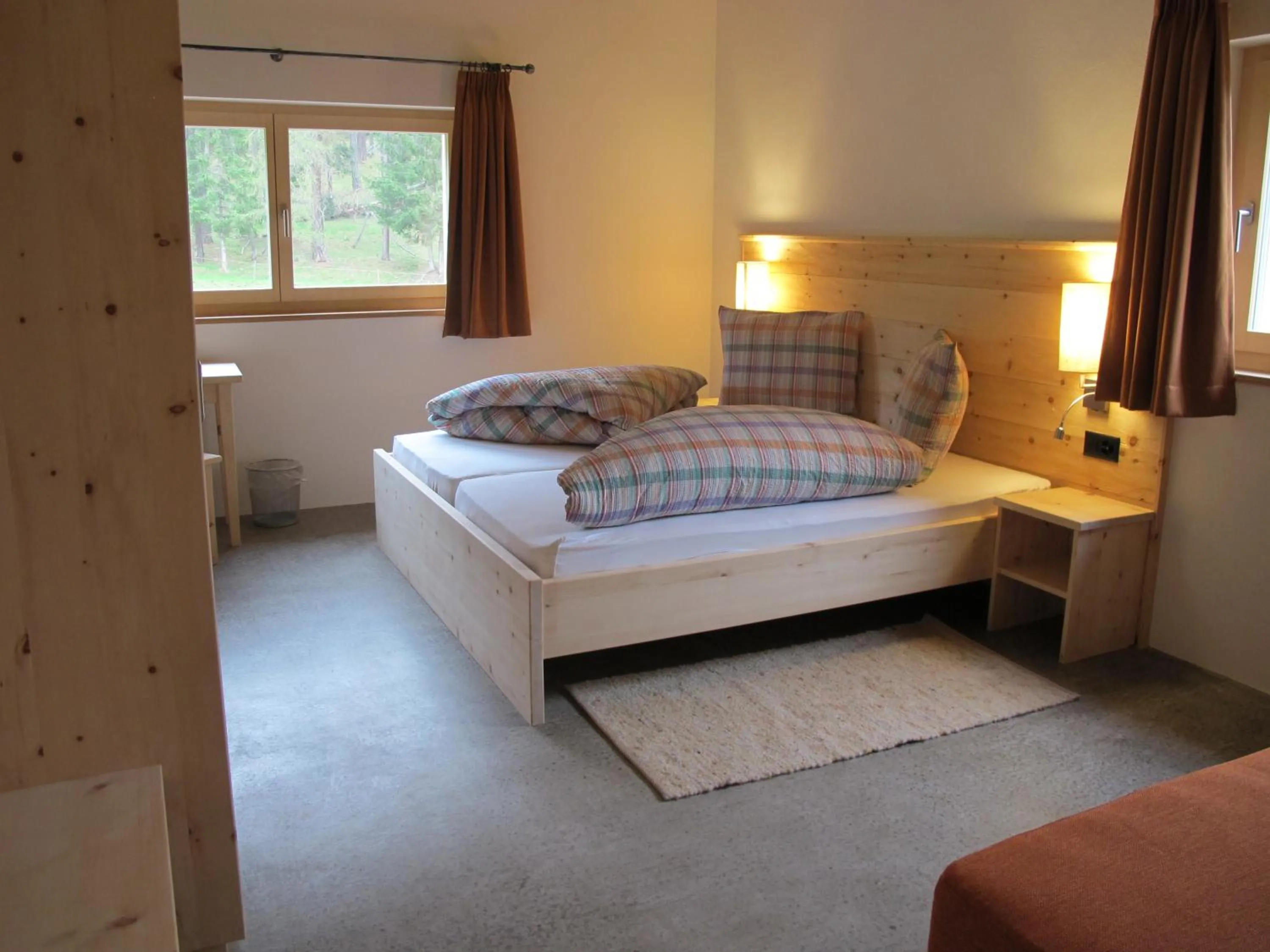 Photo of the whole room, Bed in Reitstall und Saloon San Jon
