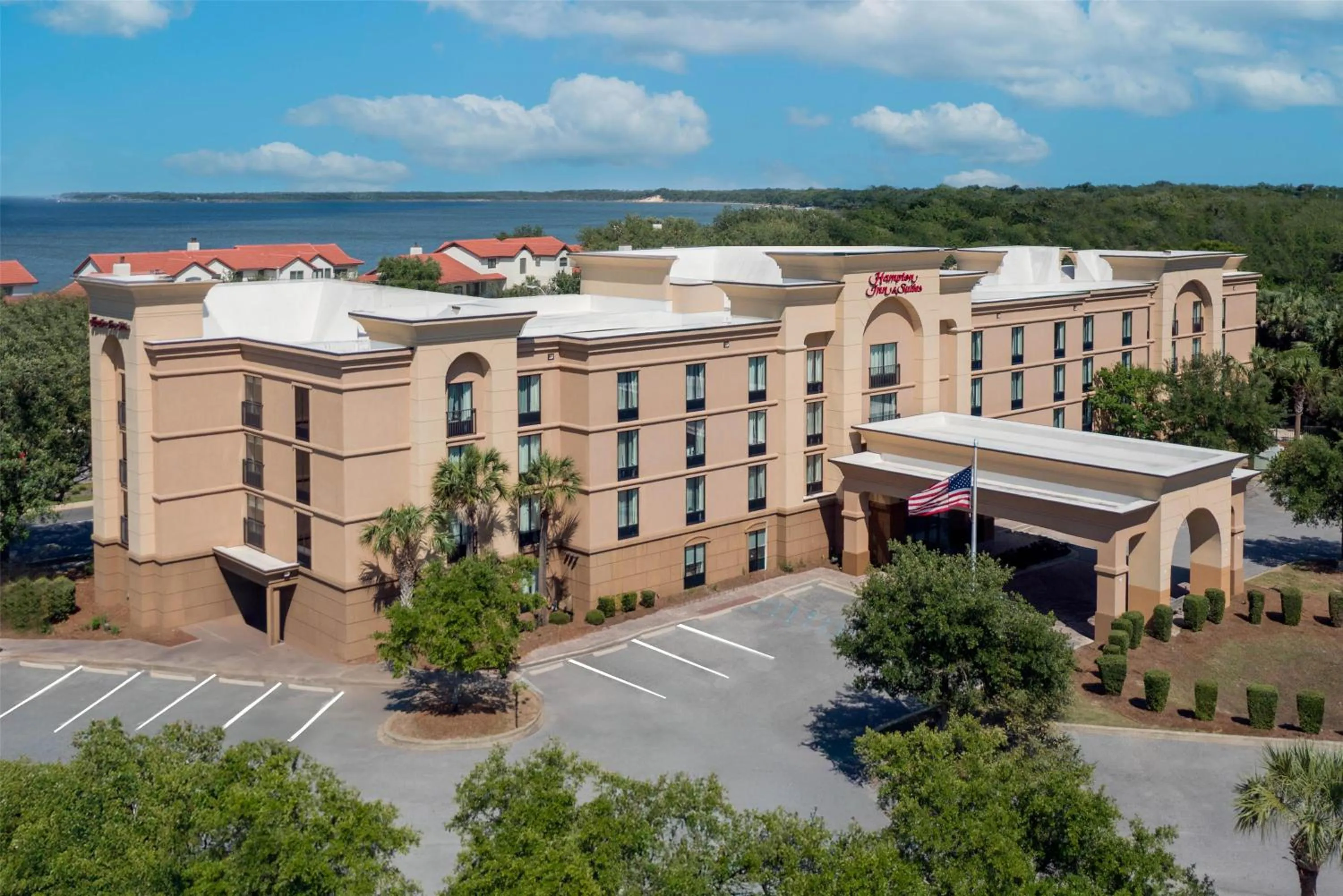 Property building in Hampton Inn & Suites Pensacola/Gulf Breeze