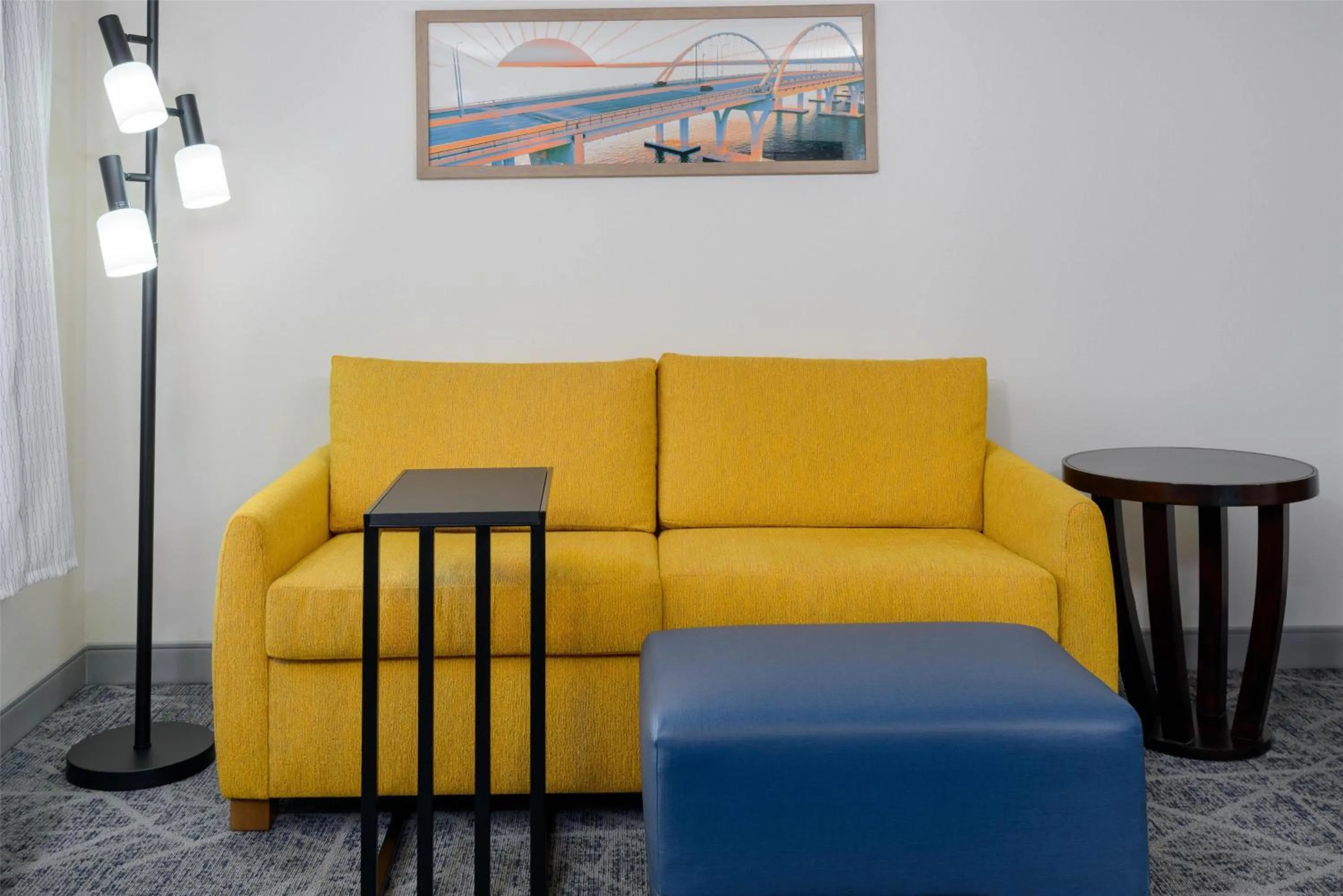 Living room in Hampton Inn & Suites Pensacola/Gulf Breeze