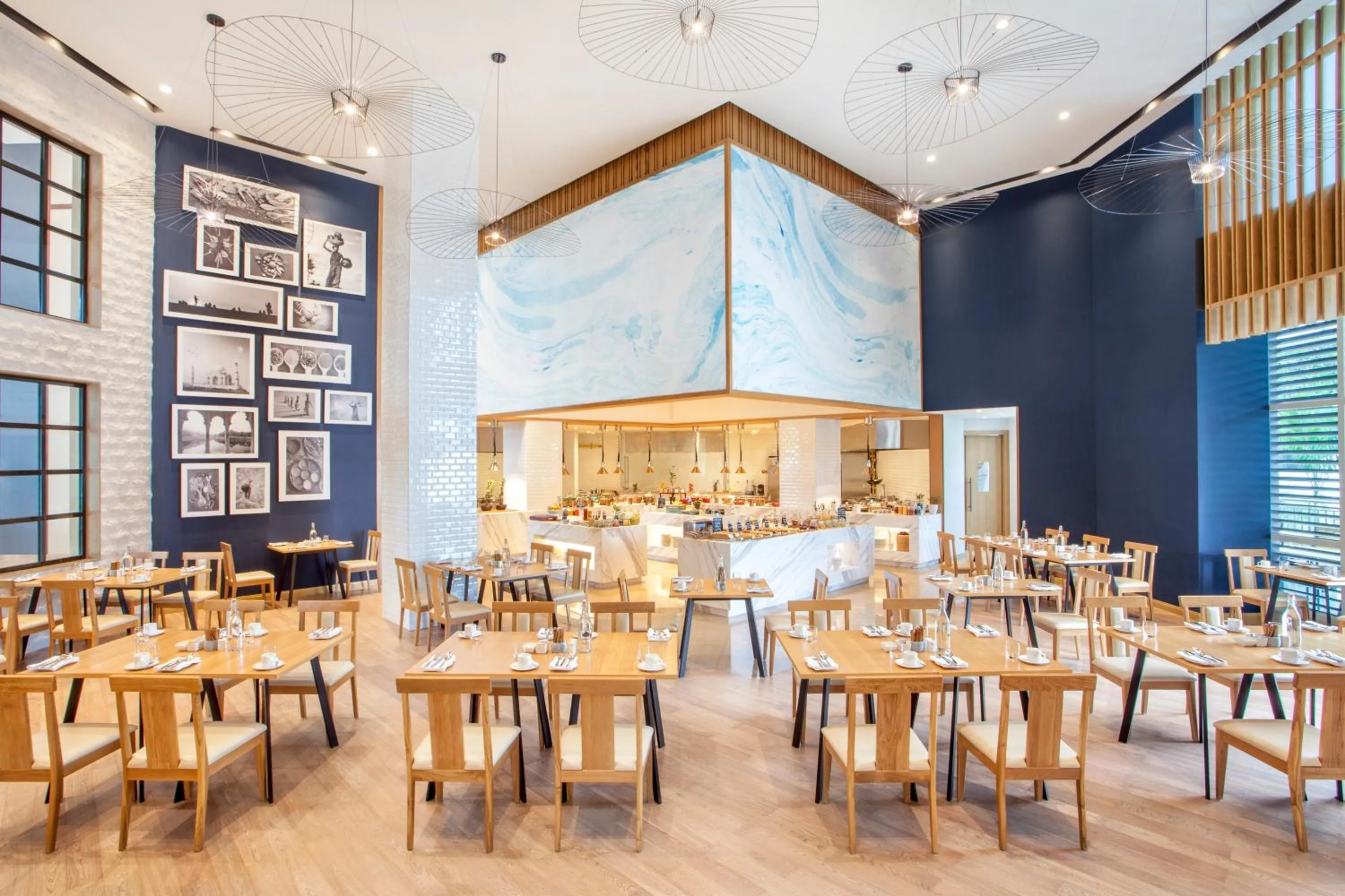 Restaurant/places to eat in Hyatt Regency Thrissur