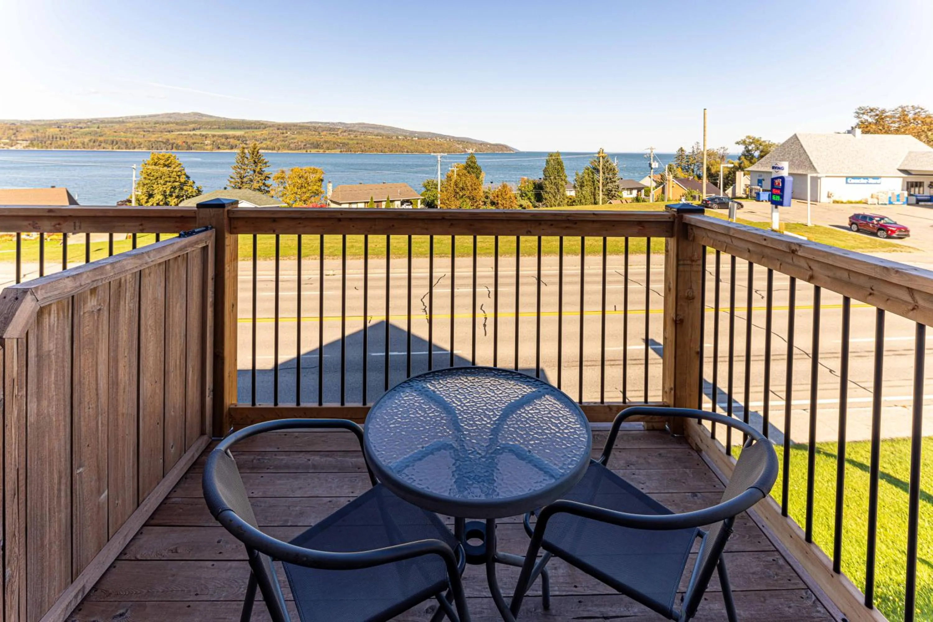 Patio in Motel le Point de Vue