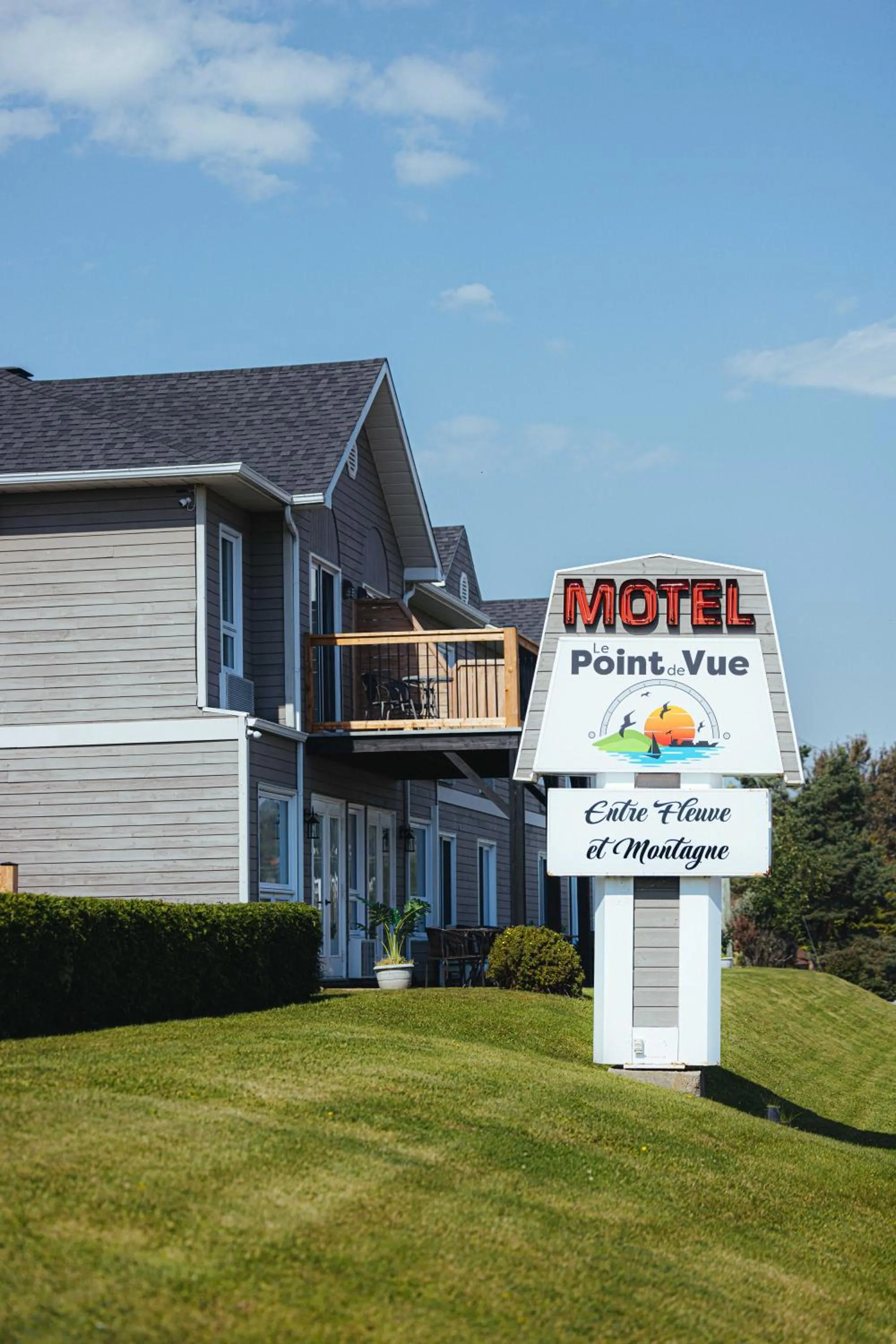 Property building in Motel le Point de Vue