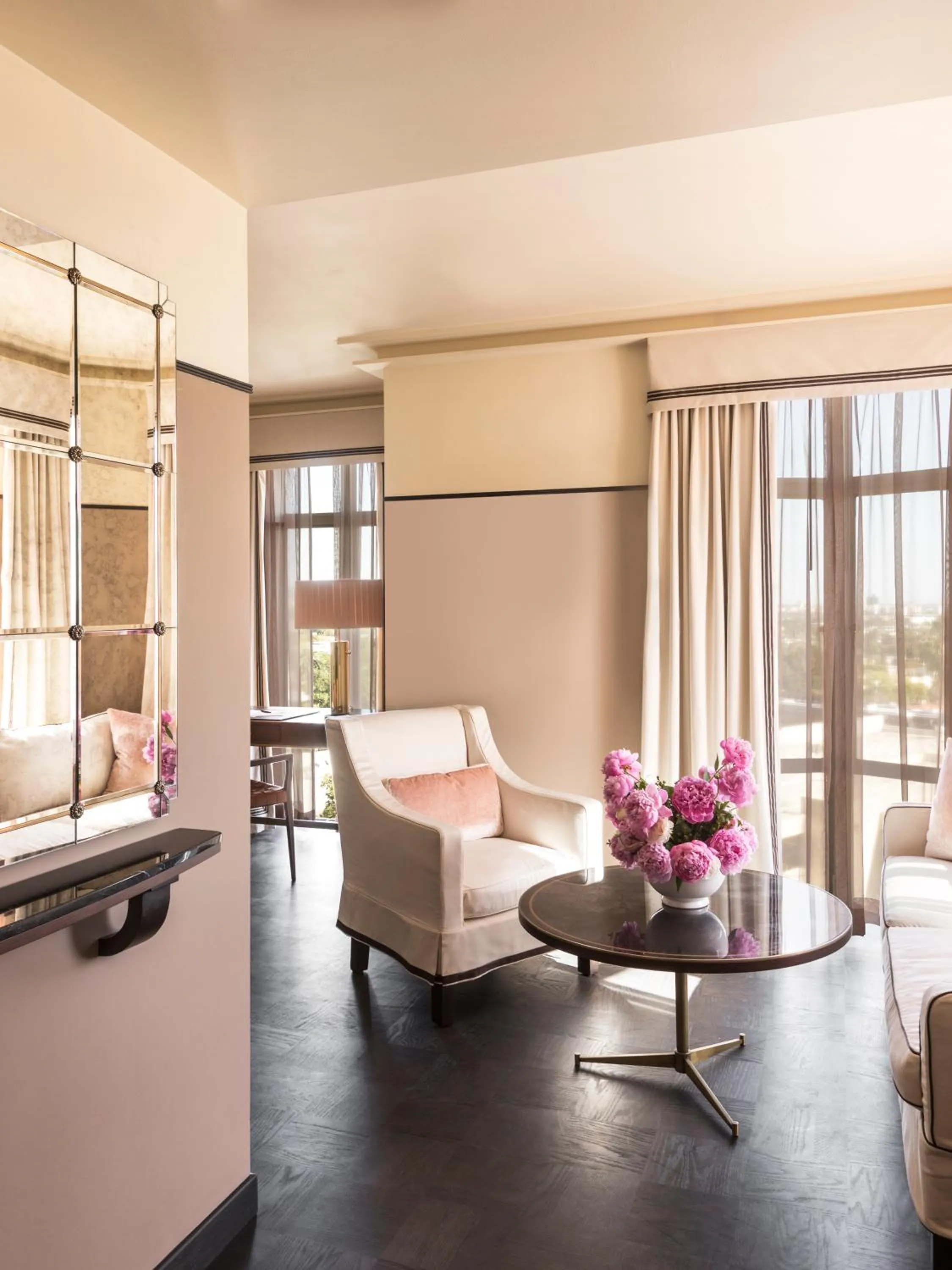 Living room in Sunset Tower Hotel