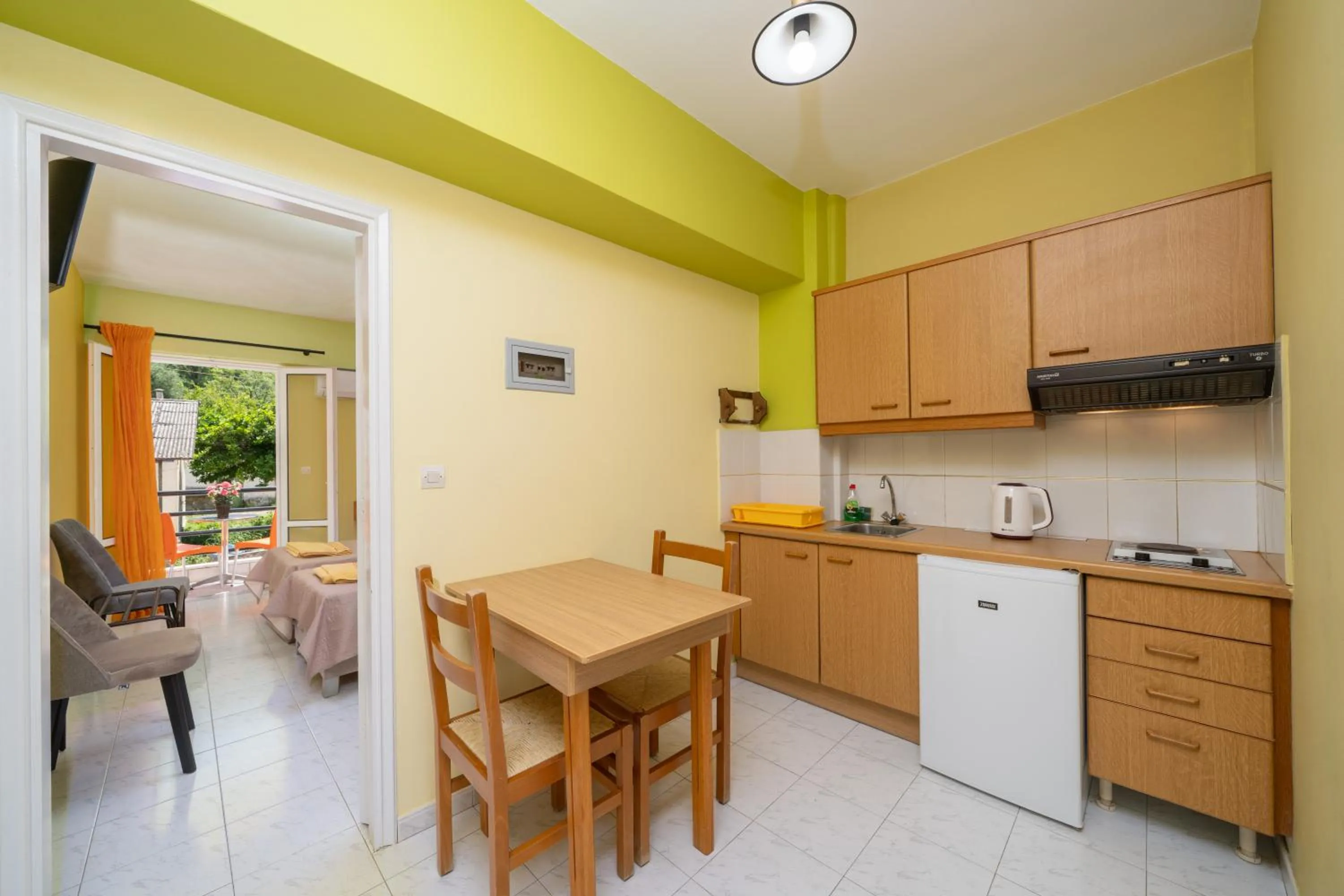 Dining area in Remezzo Apartments