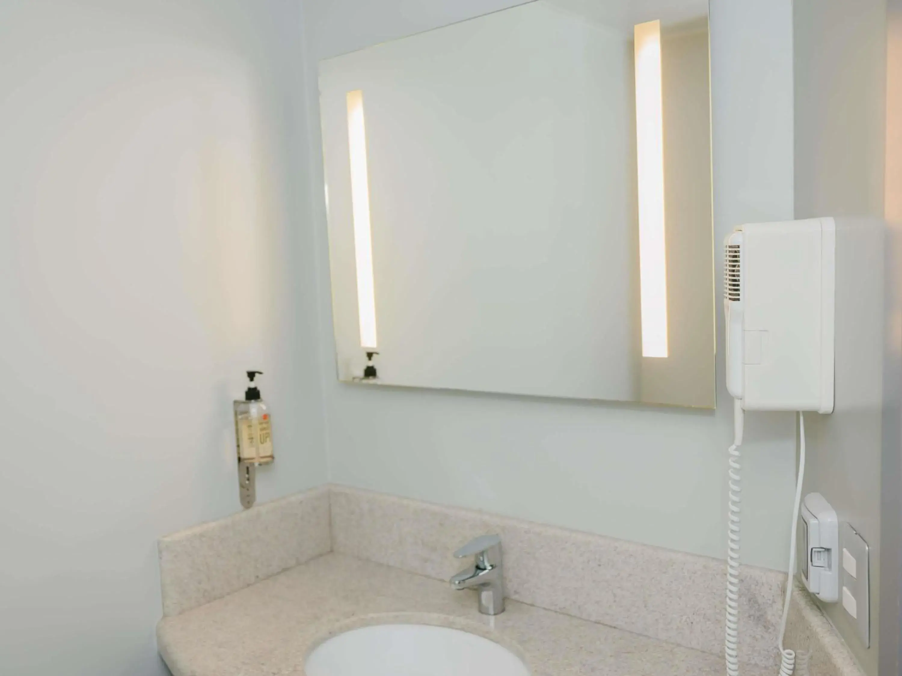 Standard Twin Room in ibis Trujillo Standard Twin Room in ibis Trujillo