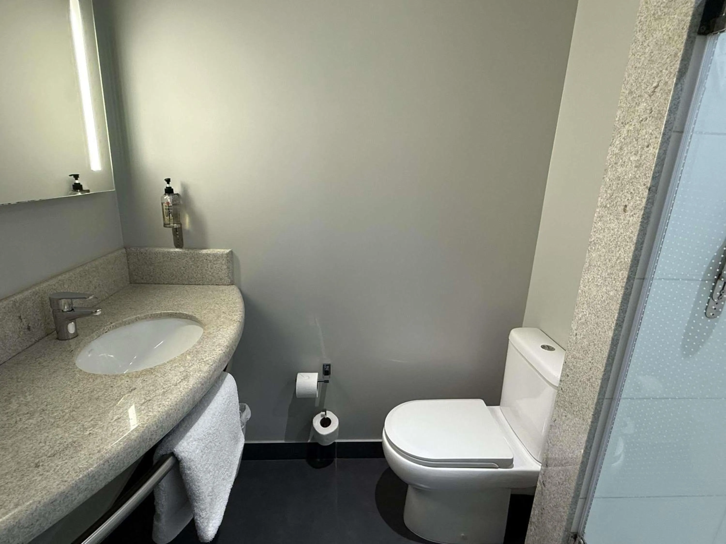 Bedroom in ibis Trujillo