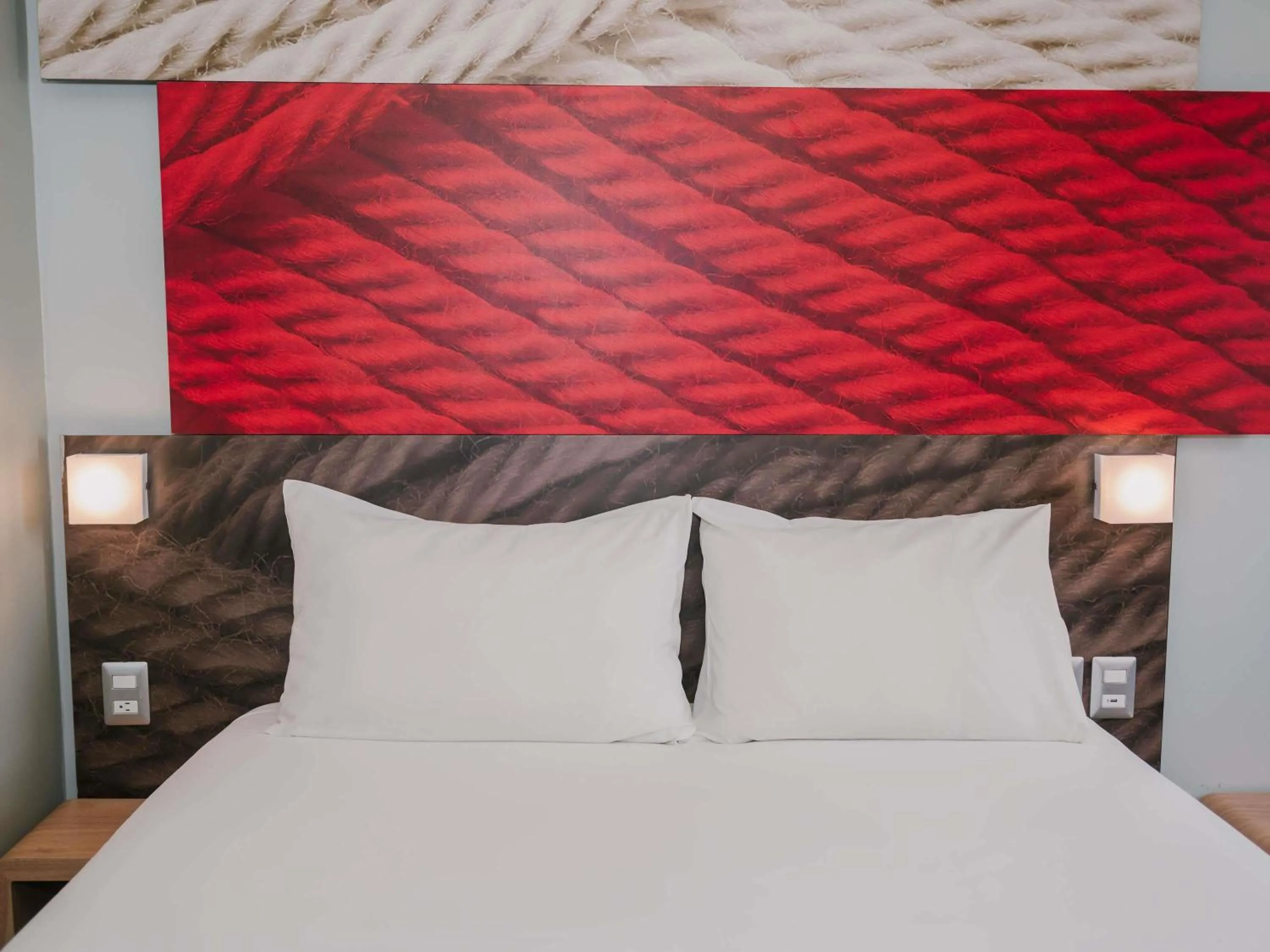 Bedroom, Bed in ibis Trujillo