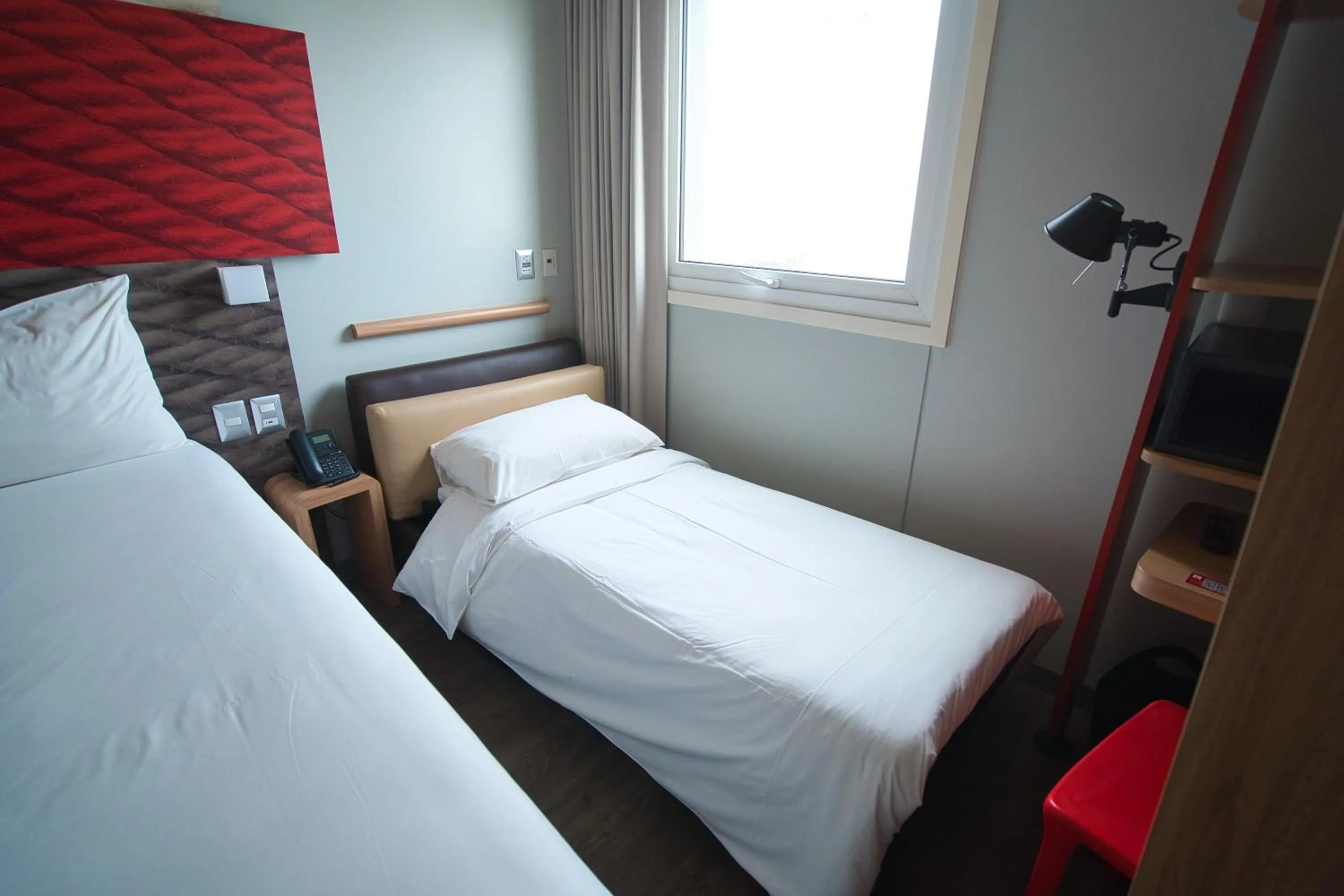 Bedroom, Bed in ibis Trujillo