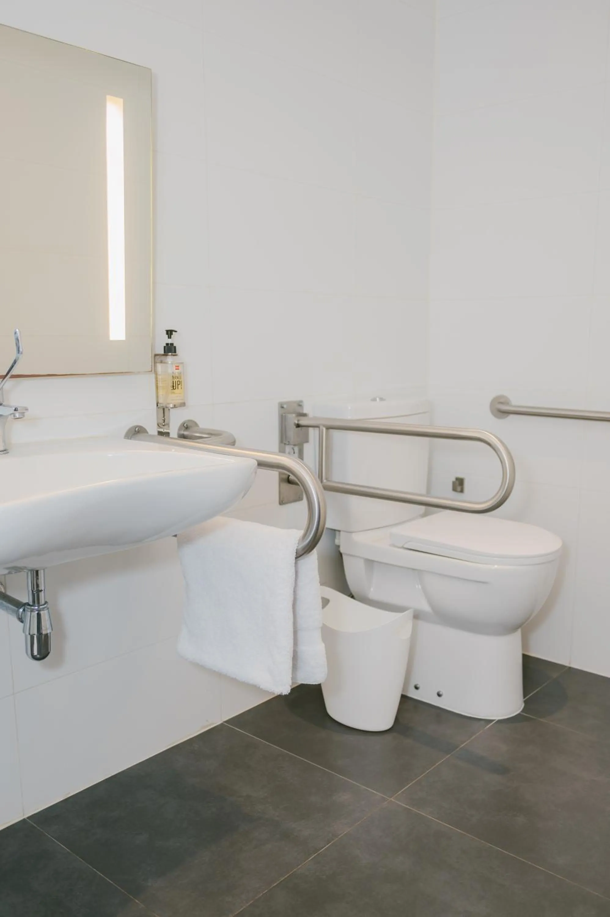 Bathroom in ibis Trujillo