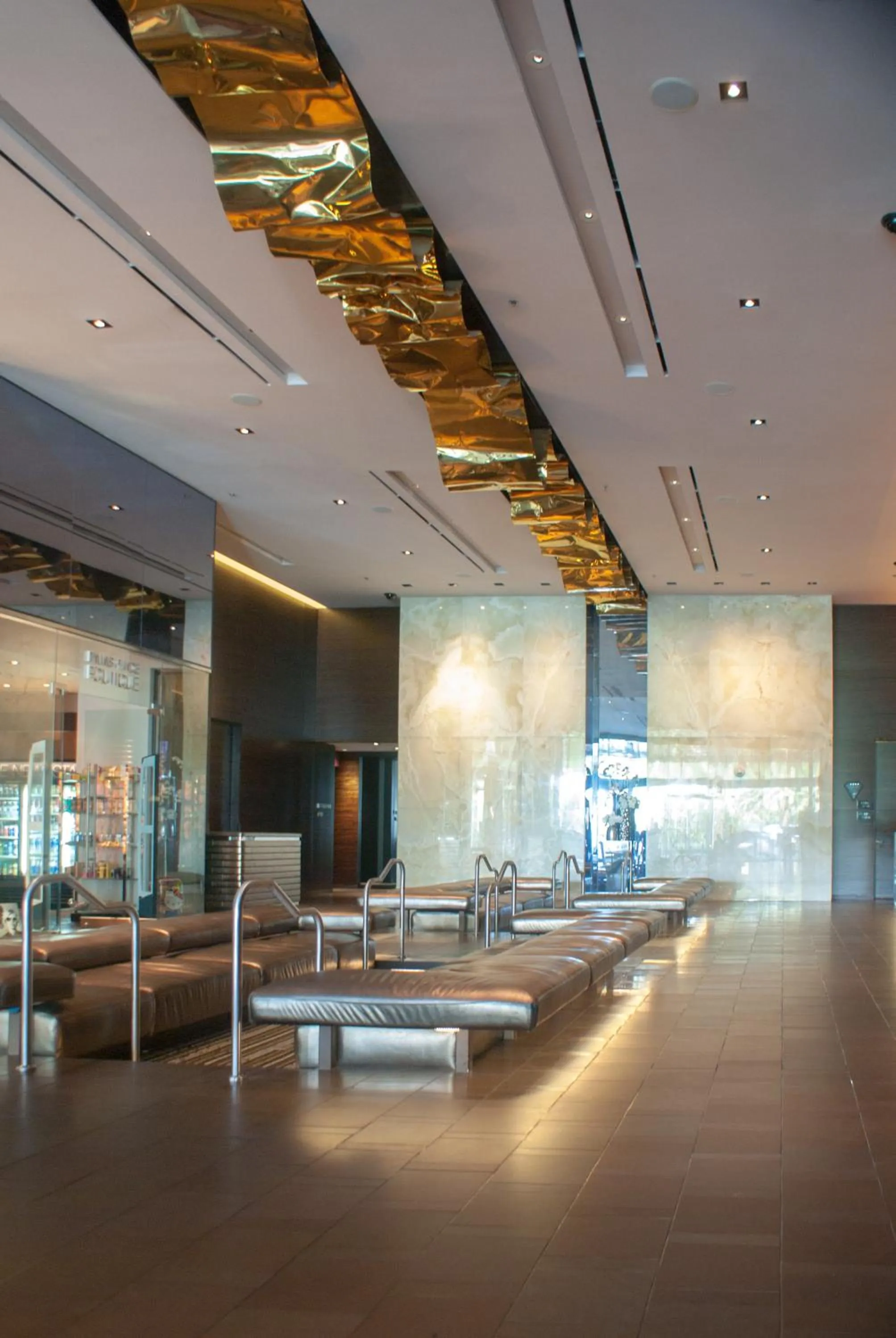 Lounge or bar in Palms Place Hotel and Spa