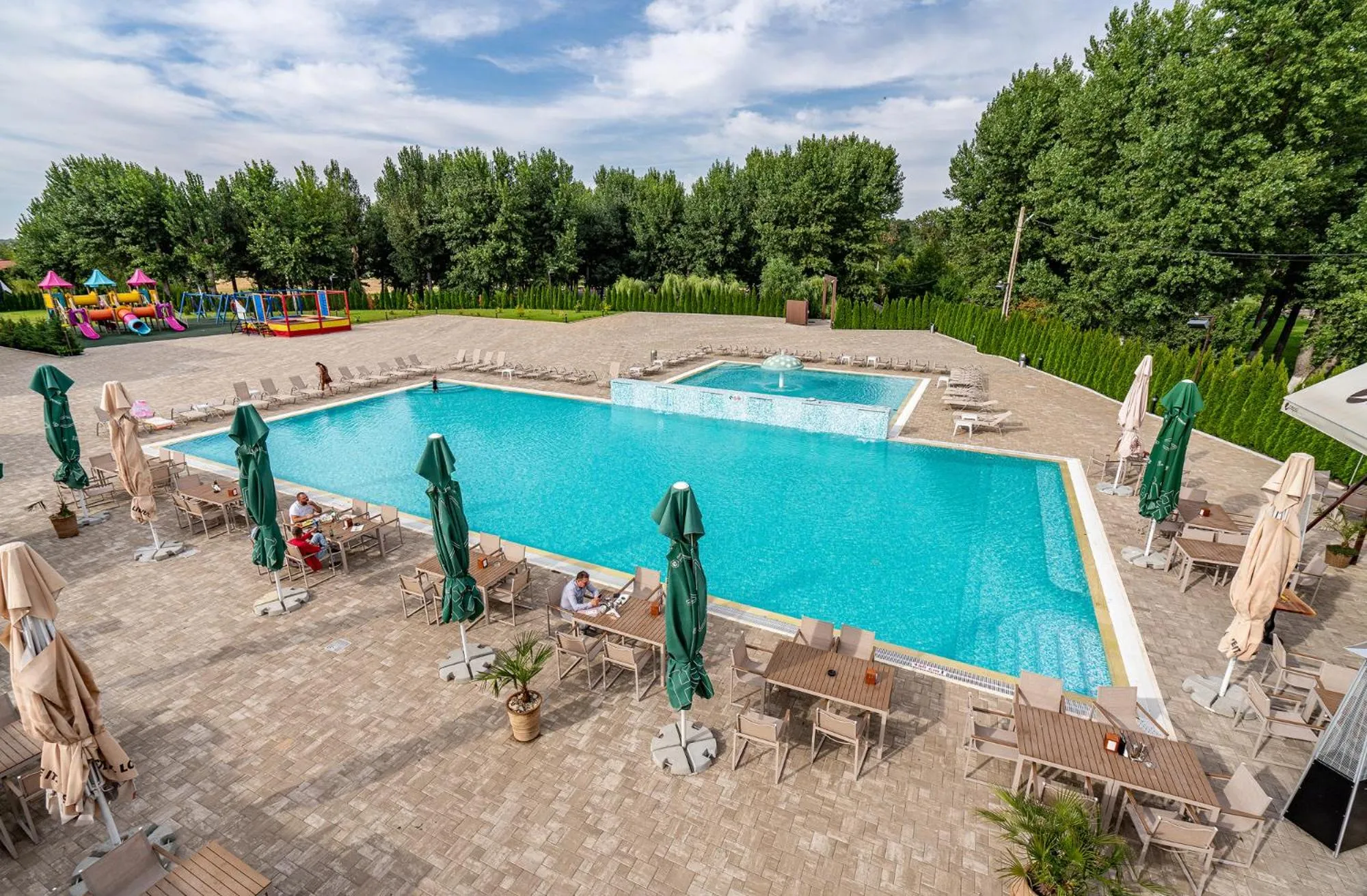 Swimming pool in RED CONFORT HOTEL Boutique