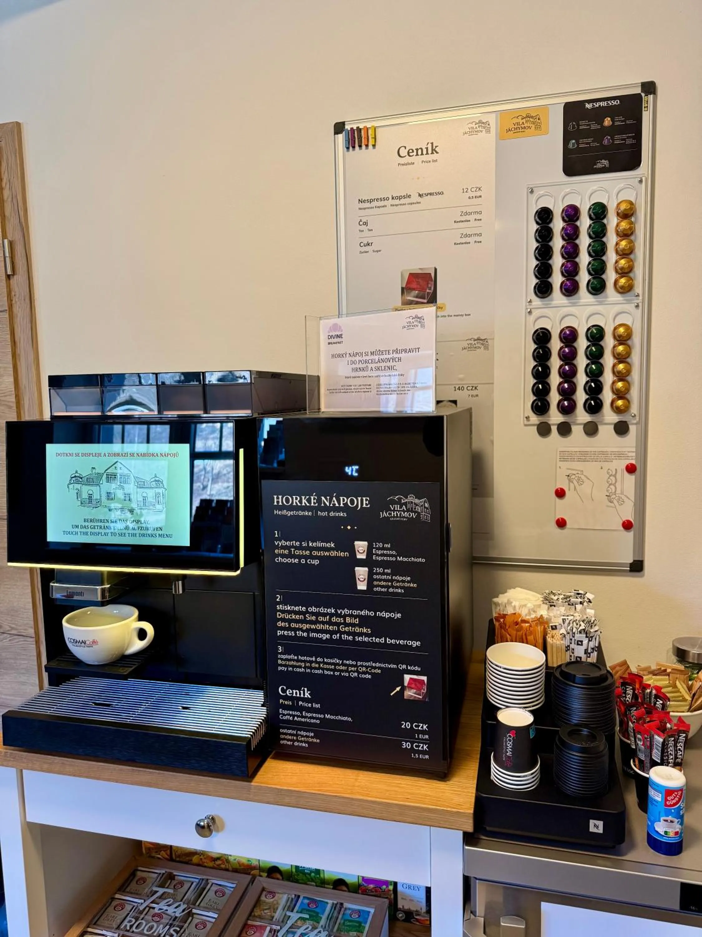 Communal lounge/ TV room in Vila Jáchymov