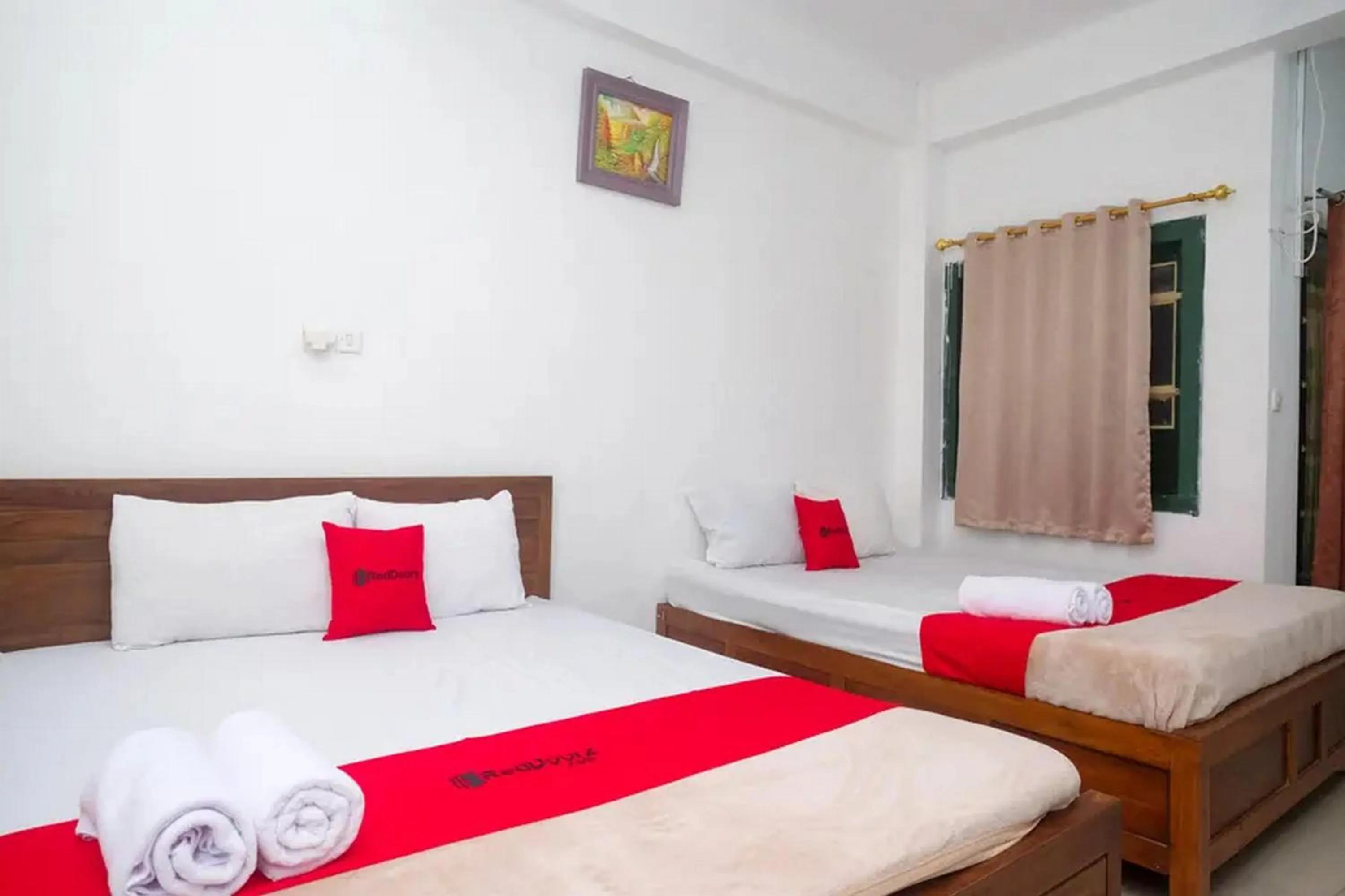 Bed in RedDoorz Syariah near Titik Nol Yogyakarta