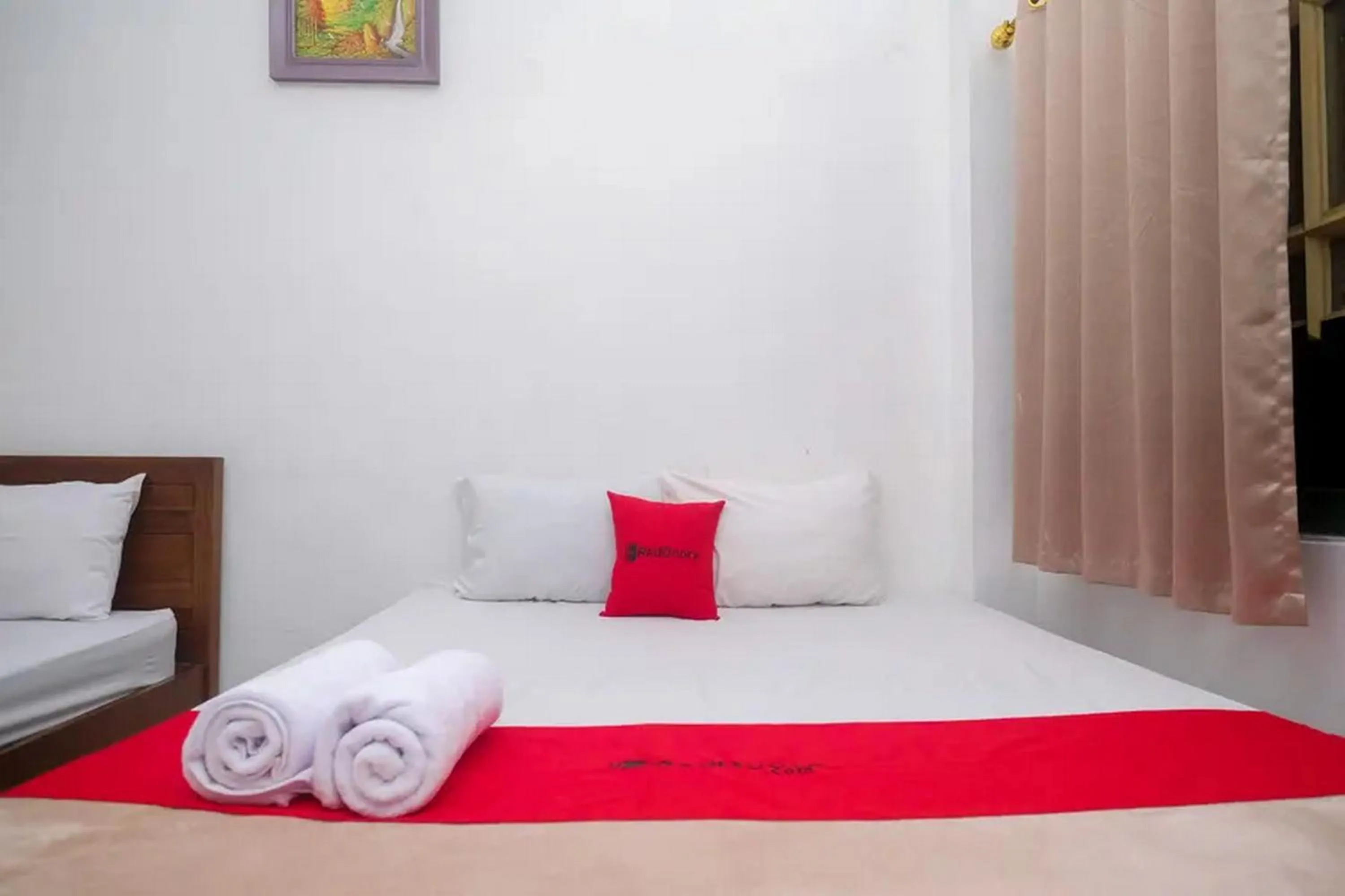 Bed in RedDoorz Syariah near Titik Nol Yogyakarta