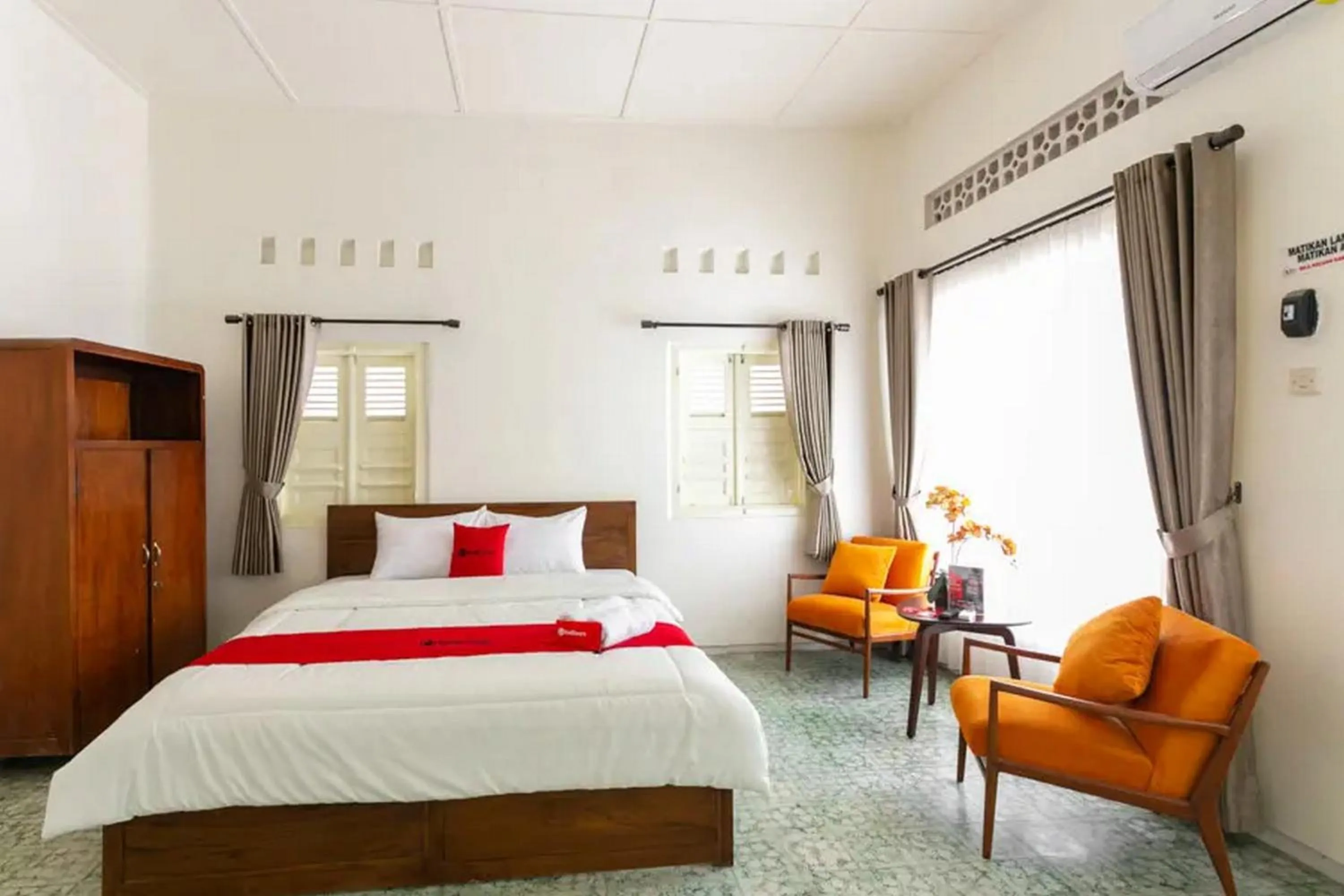 Bed in RedDoorz Syariah near Titik Nol Yogyakarta