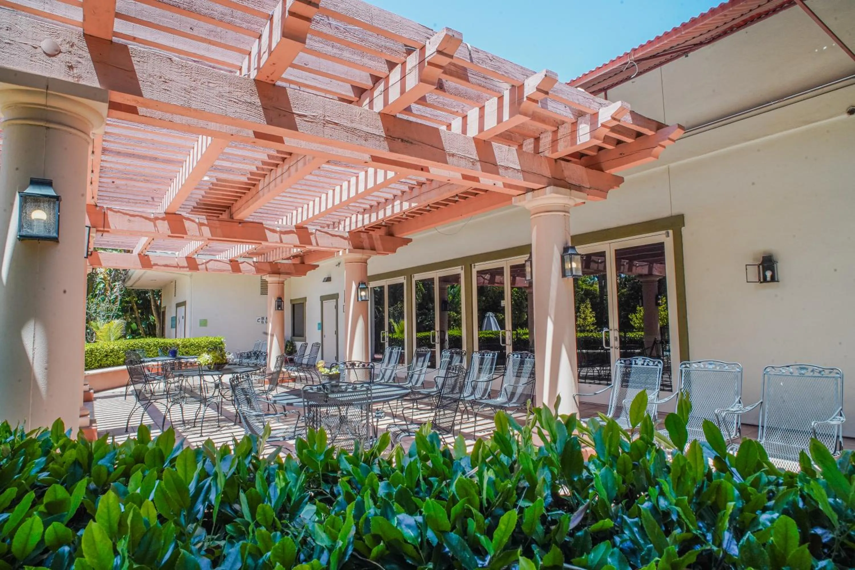 Property building in Uptown Oasis San Jose Airport & Silicon Valley