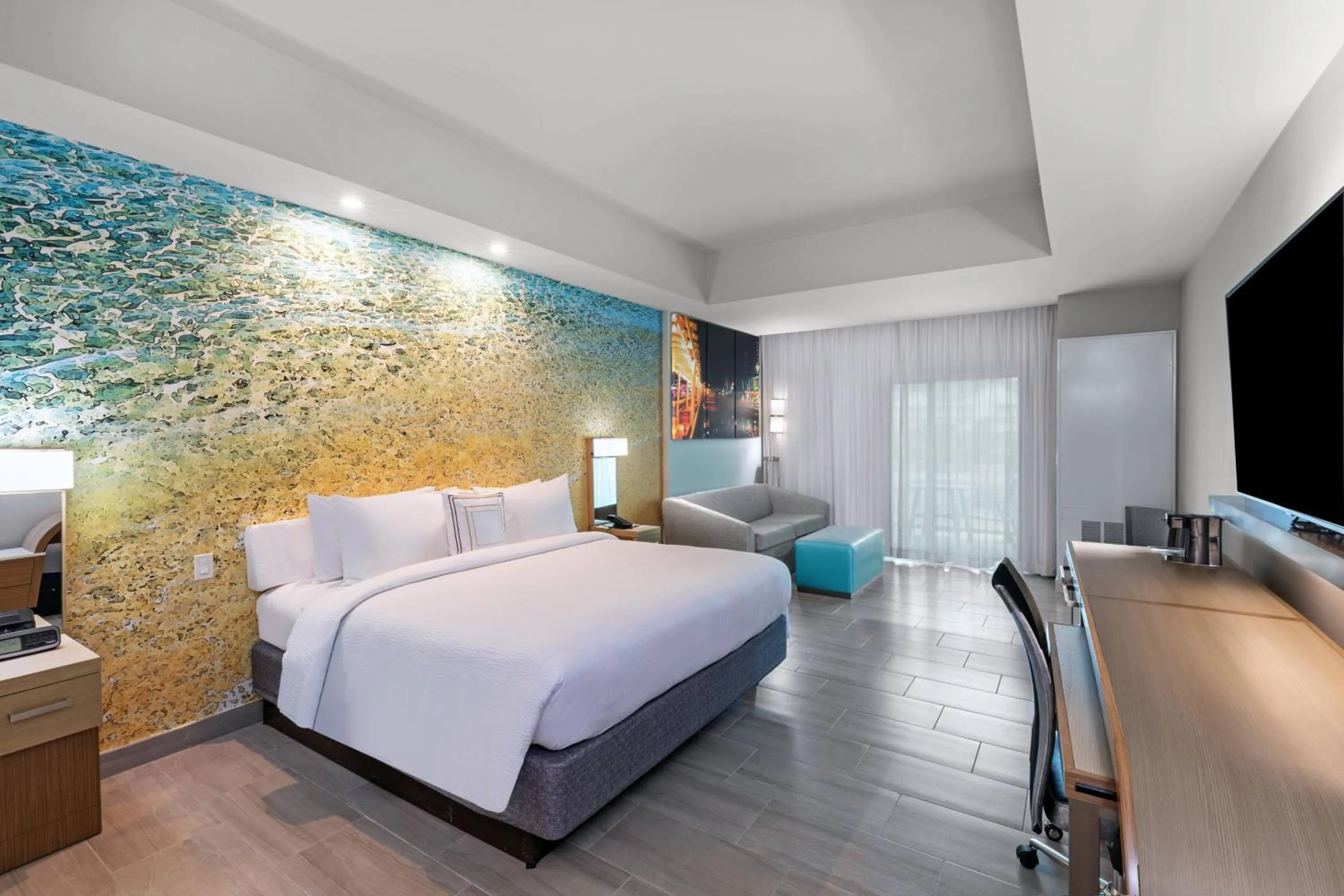 Photo of the whole room, Bed in Courtyard South Padre Island