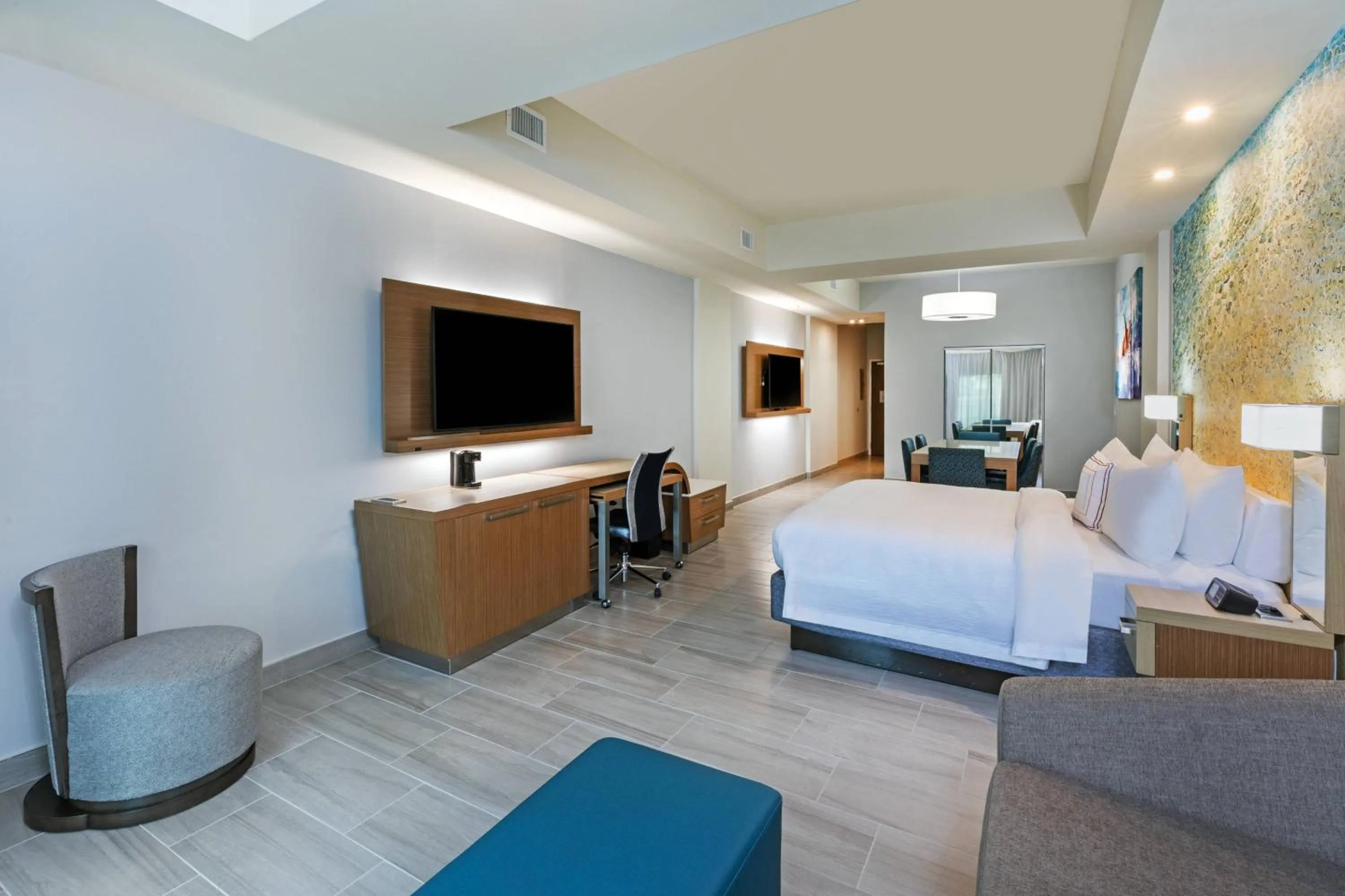 Photo of the whole room, Bed in Courtyard South Padre Island