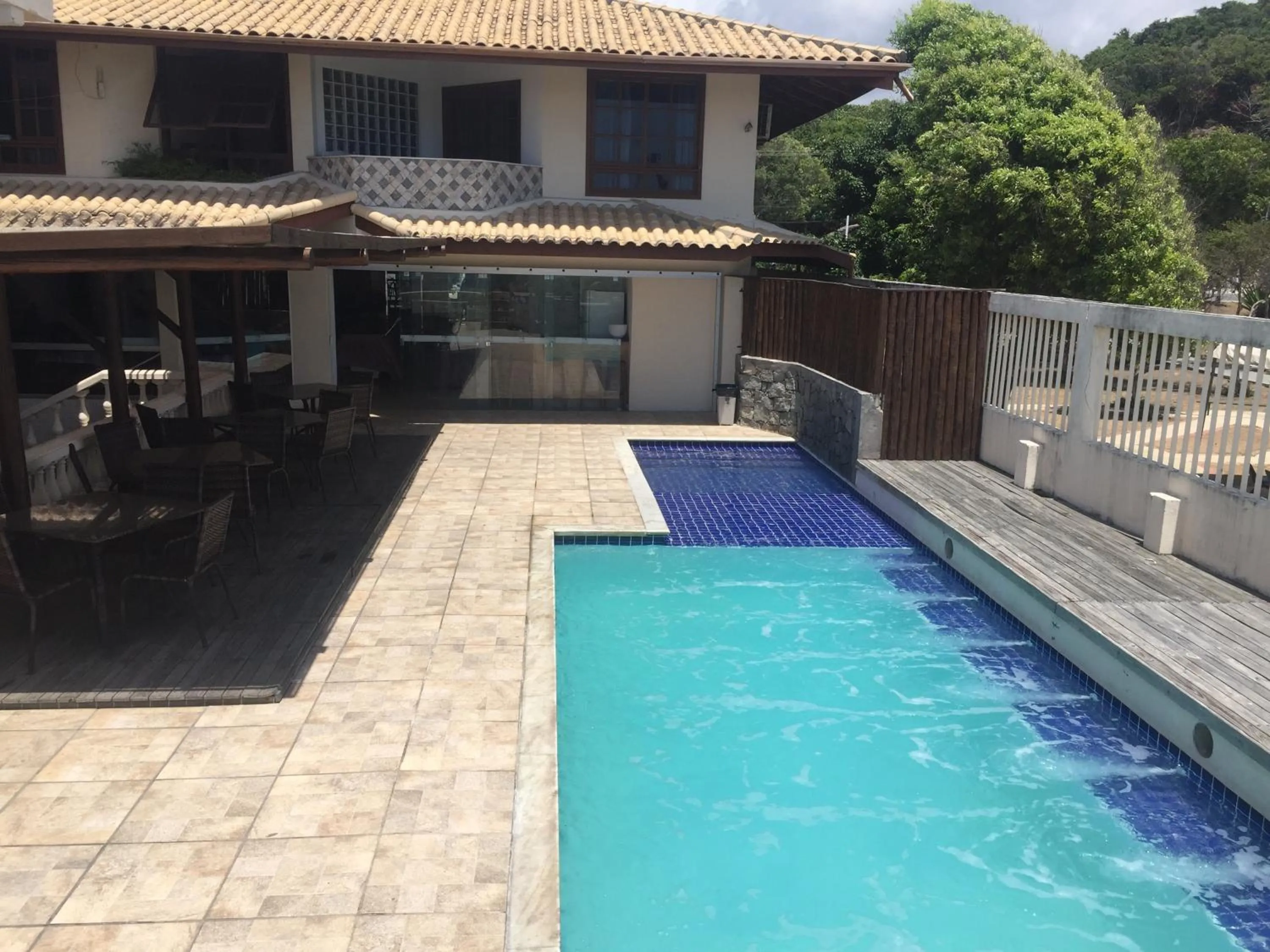 Swimming pool in Eden Praia Hotel