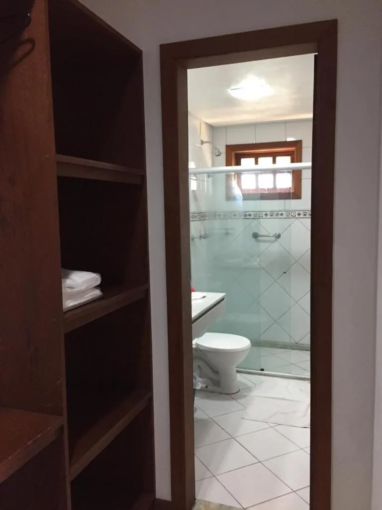 Bathroom in Eden Praia Hotel