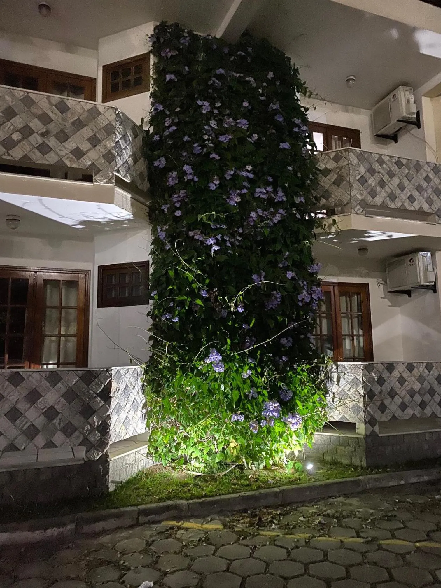 Property building in Eden Praia Hotel