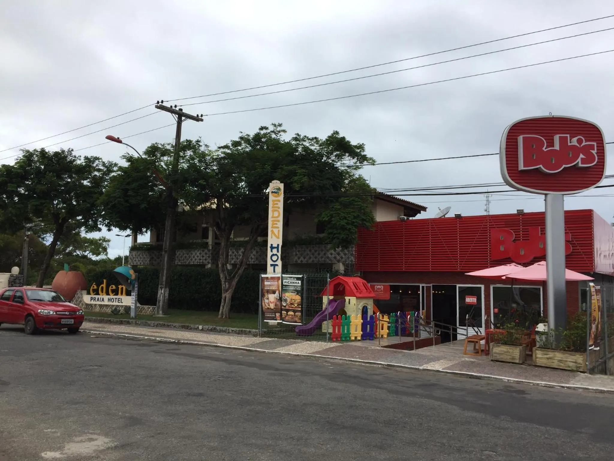 Property building in Eden Praia Hotel