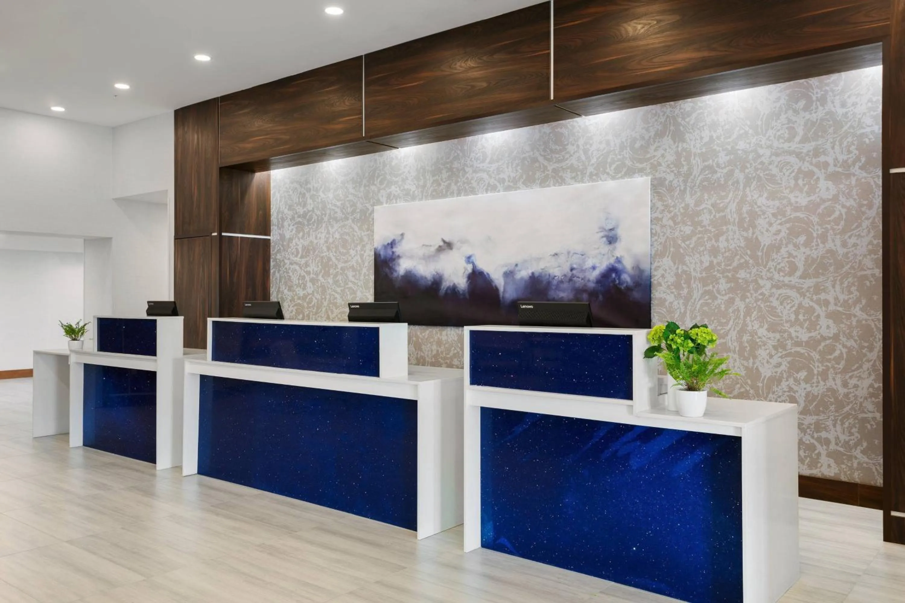 Lobby or reception in Delta Hotels by Marriott Indianapolis Airport