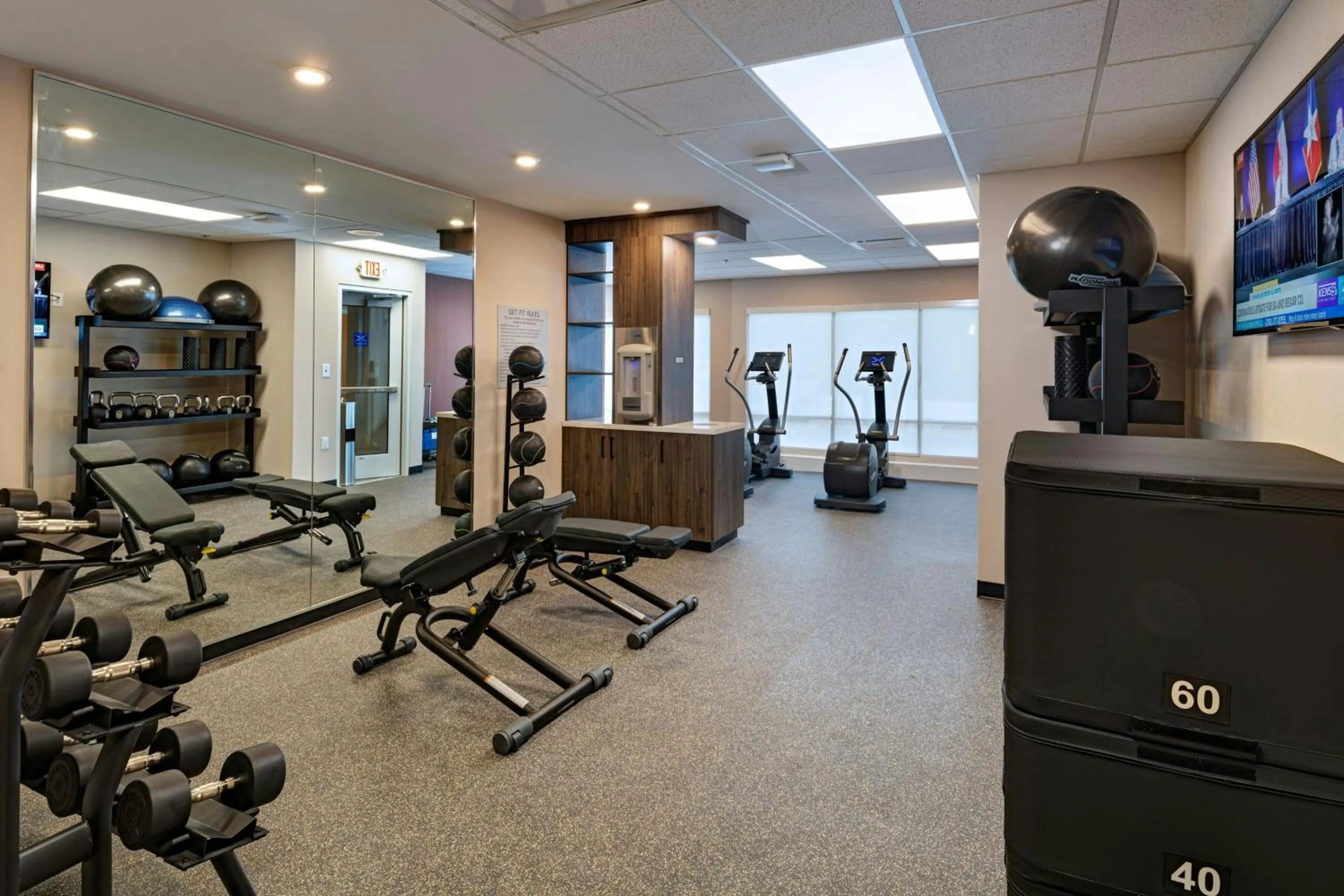 Fitness centre/facilities in TownePlace Suites San Antonio Northwest at The RIM