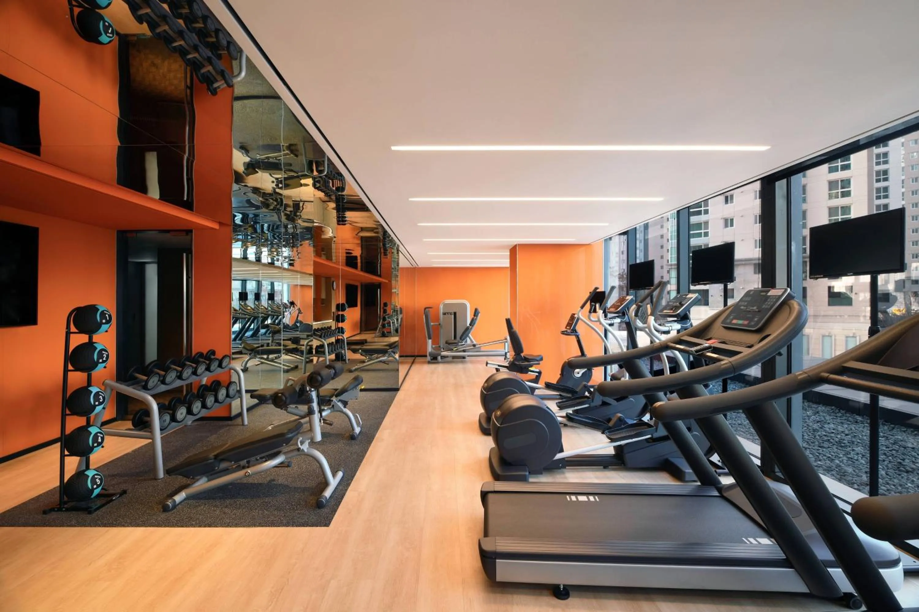 Fitness centre/facilities in Courtyard by Marriott Suwon
