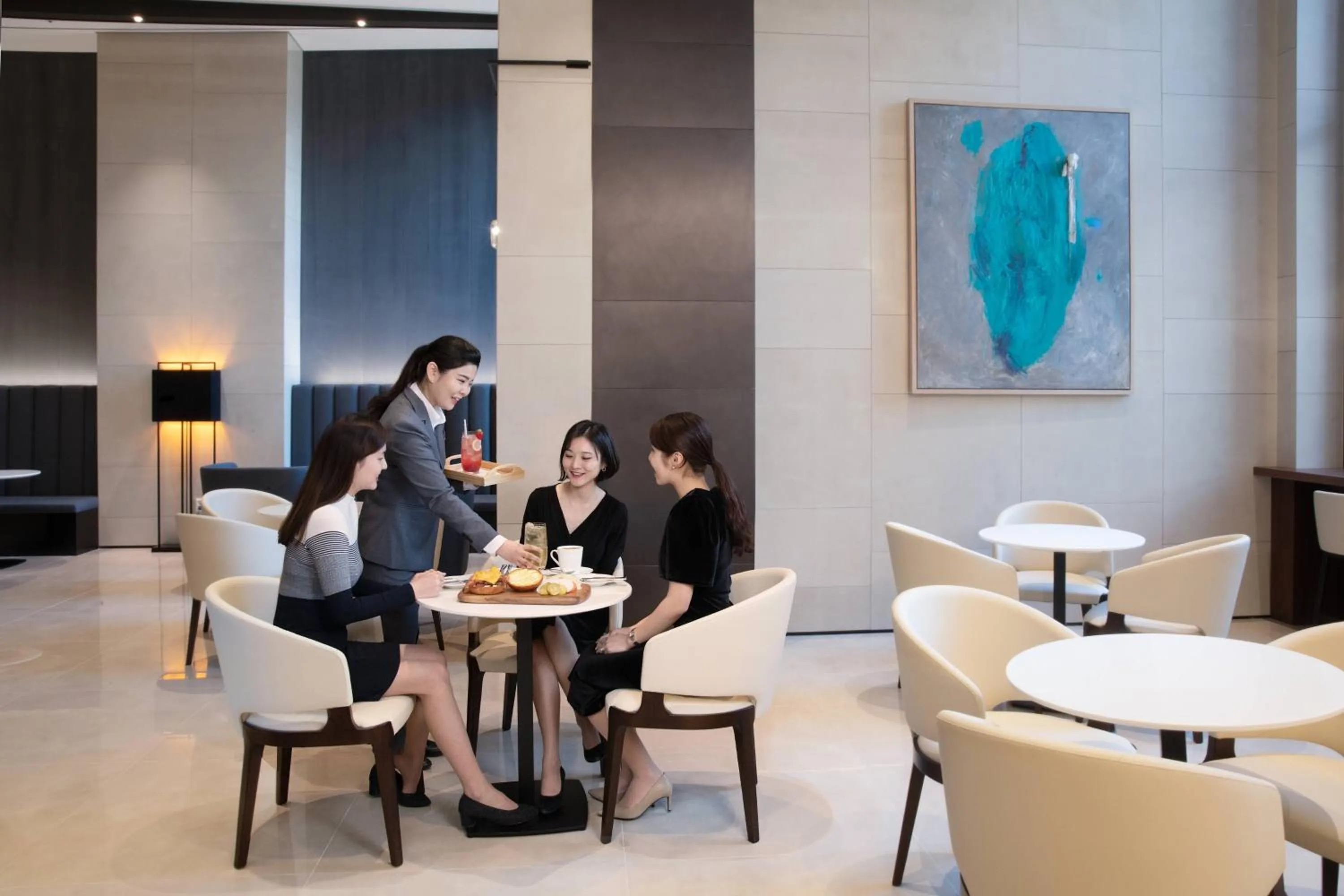 Restaurant/places to eat in Courtyard by Marriott Suwon