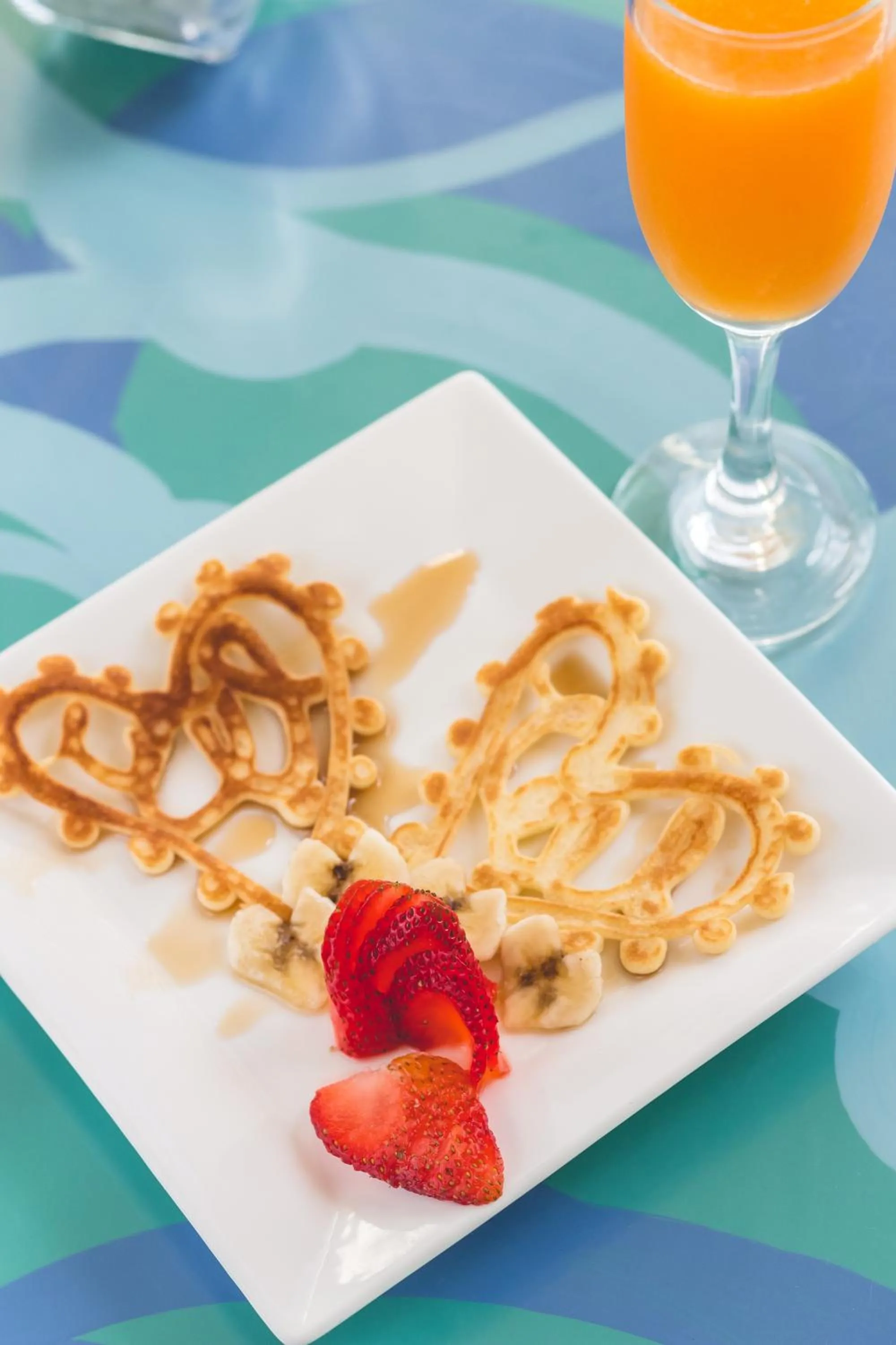 Restaurant/places to eat in DCO Suites Lounge & Spa