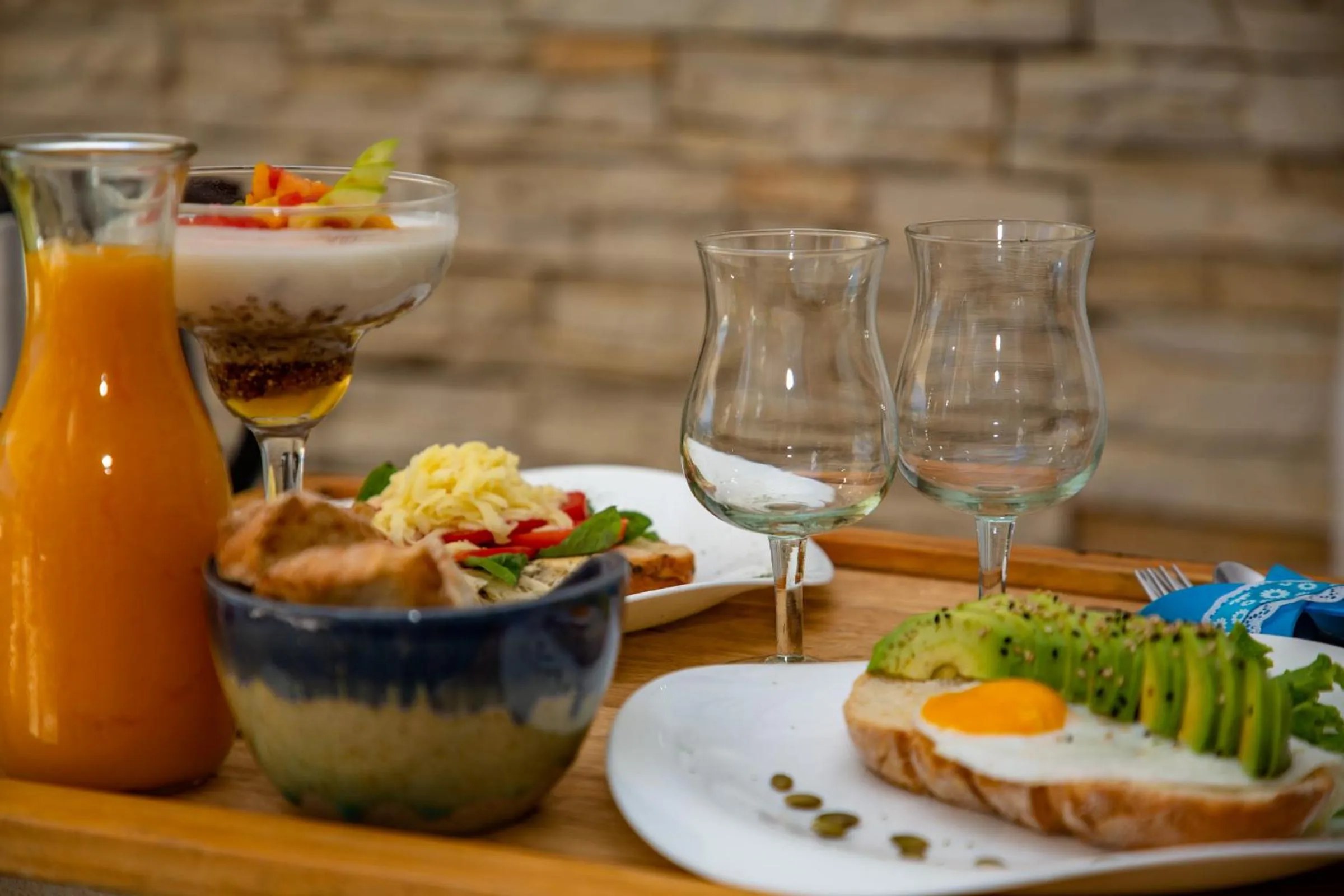 Restaurant/places to eat in DCO Suites Lounge & Spa