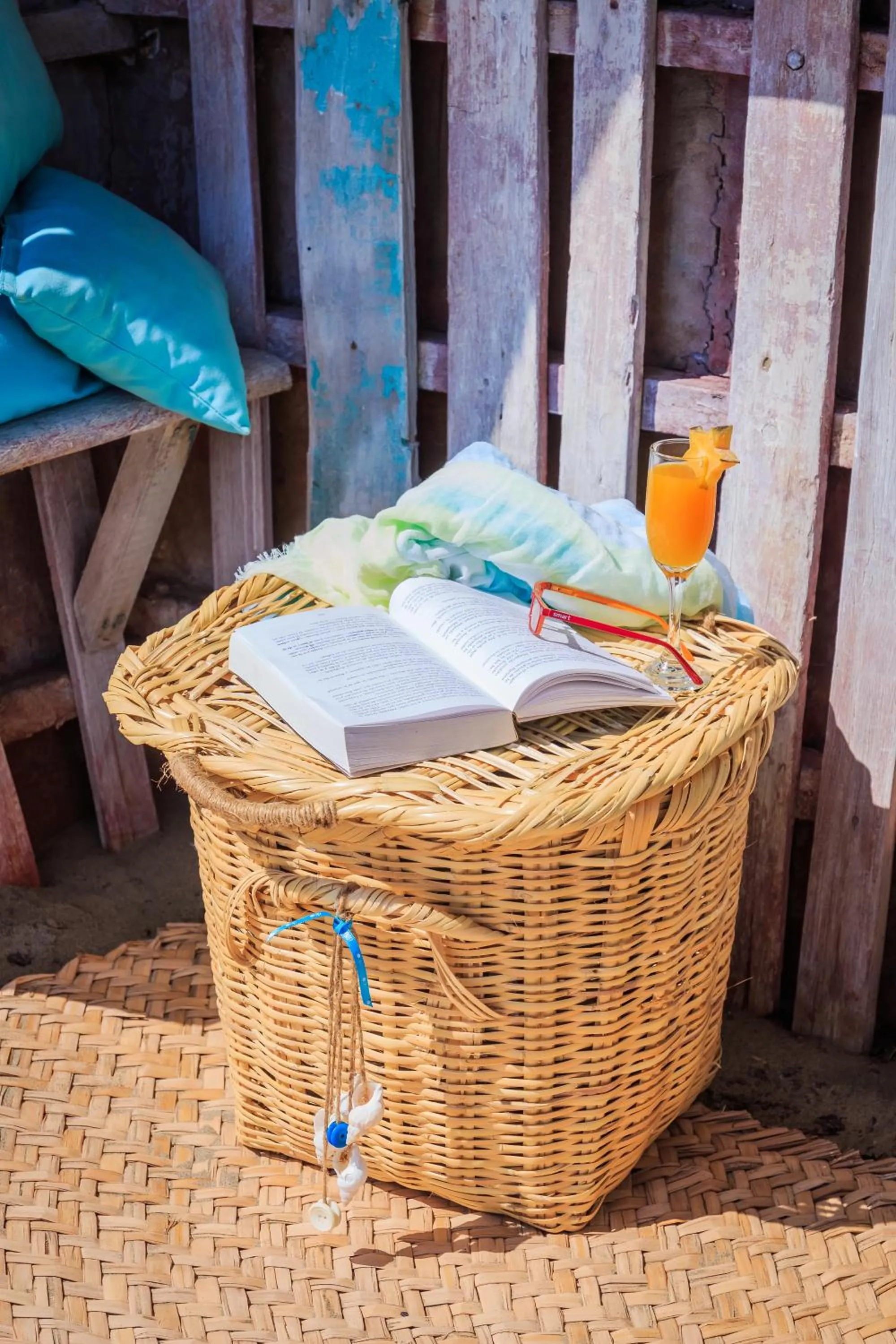 Restaurant/places to eat in DCO Suites Lounge & Spa